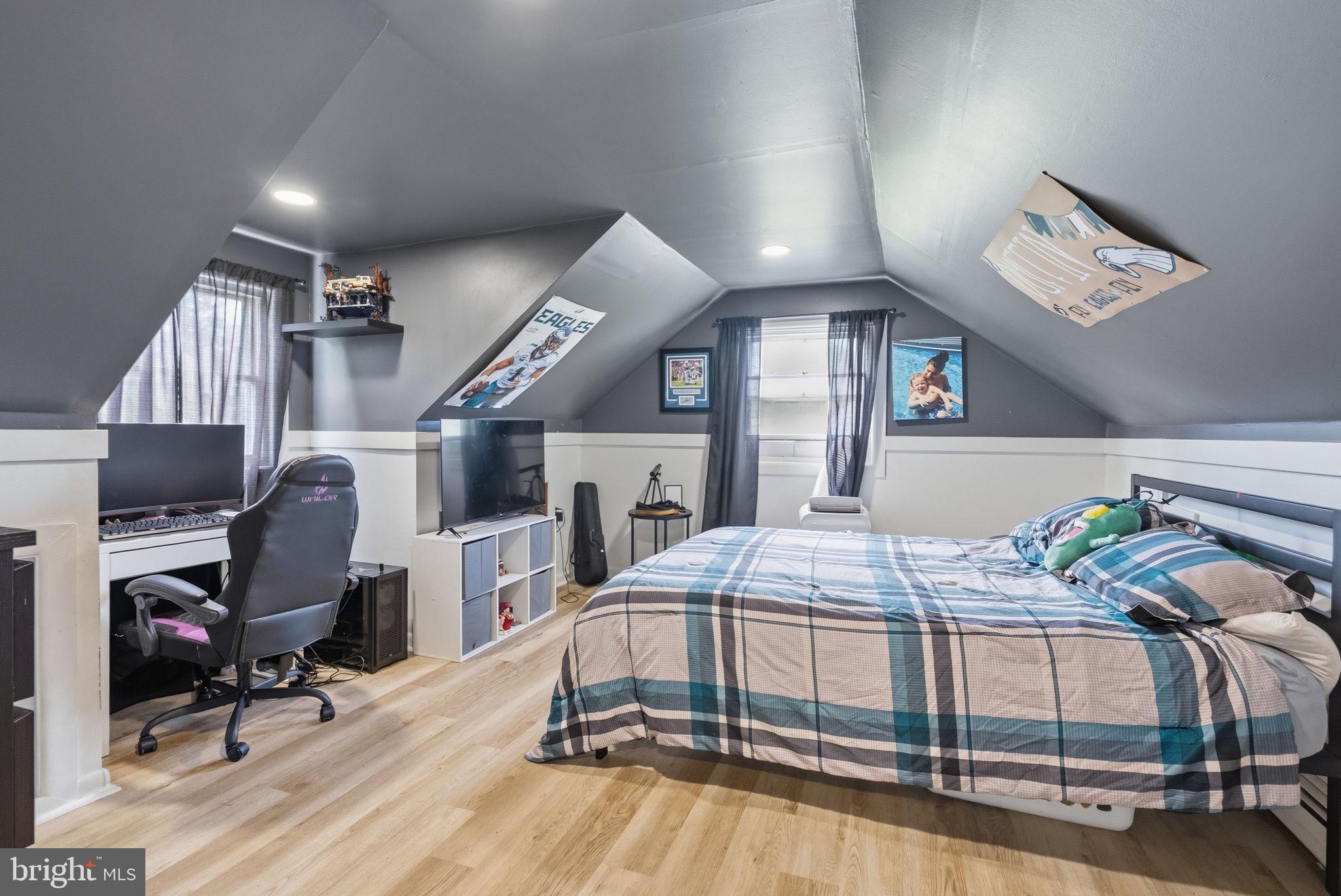 FEASTERVILLE HGTS - Residential