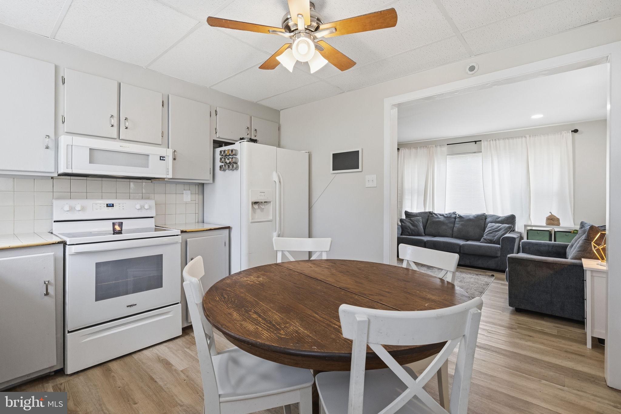 FEASTERVILLE HGTS - Residential