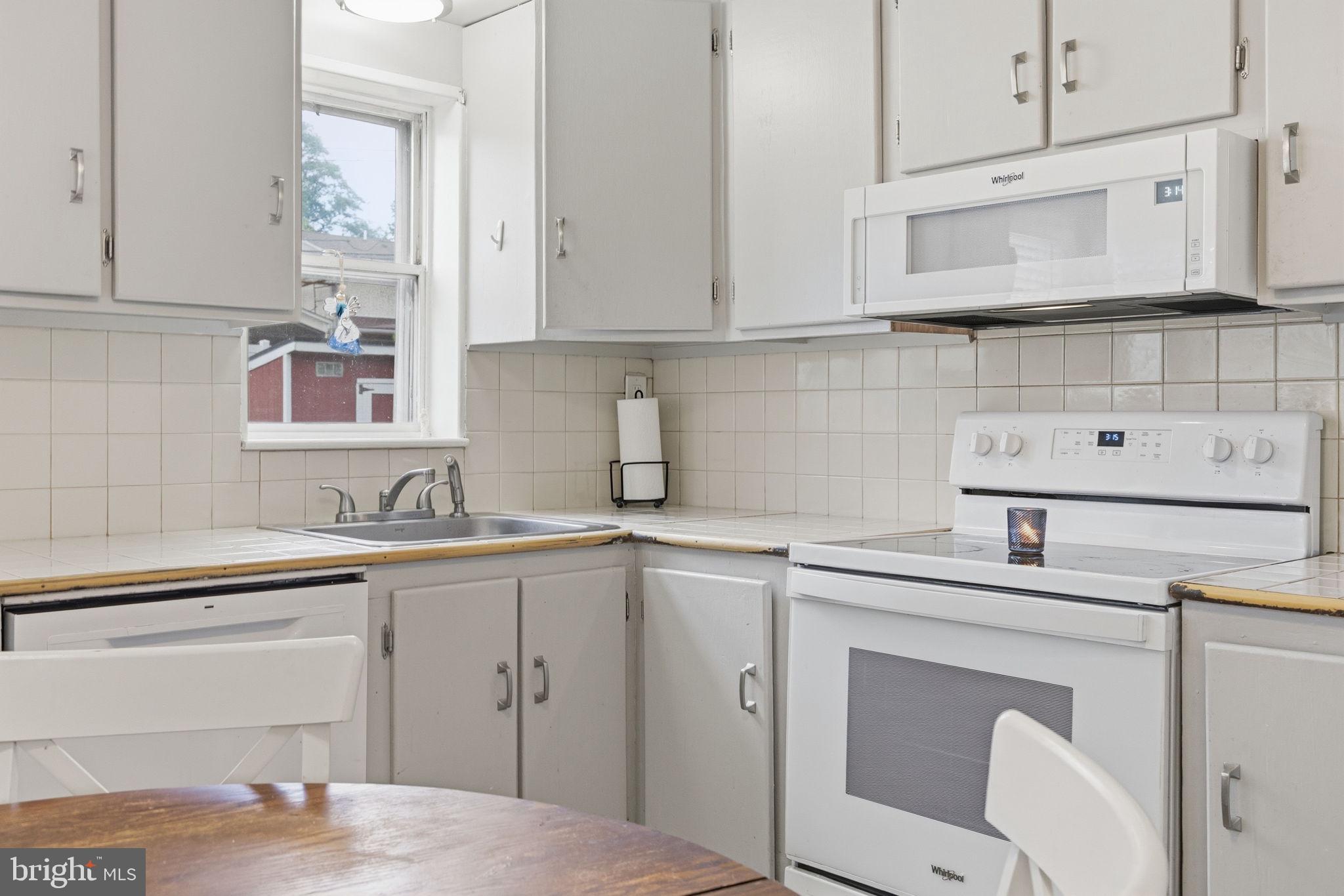 FEASTERVILLE HGTS - Residential