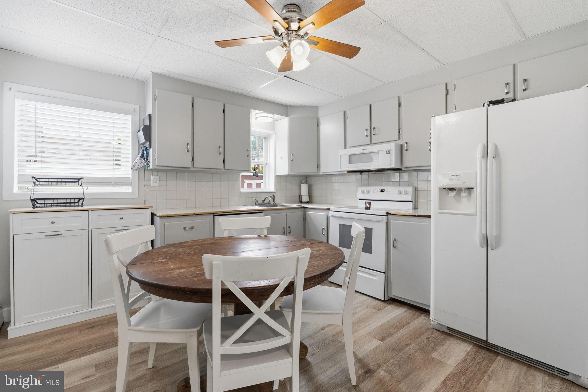 FEASTERVILLE HGTS - Residential
