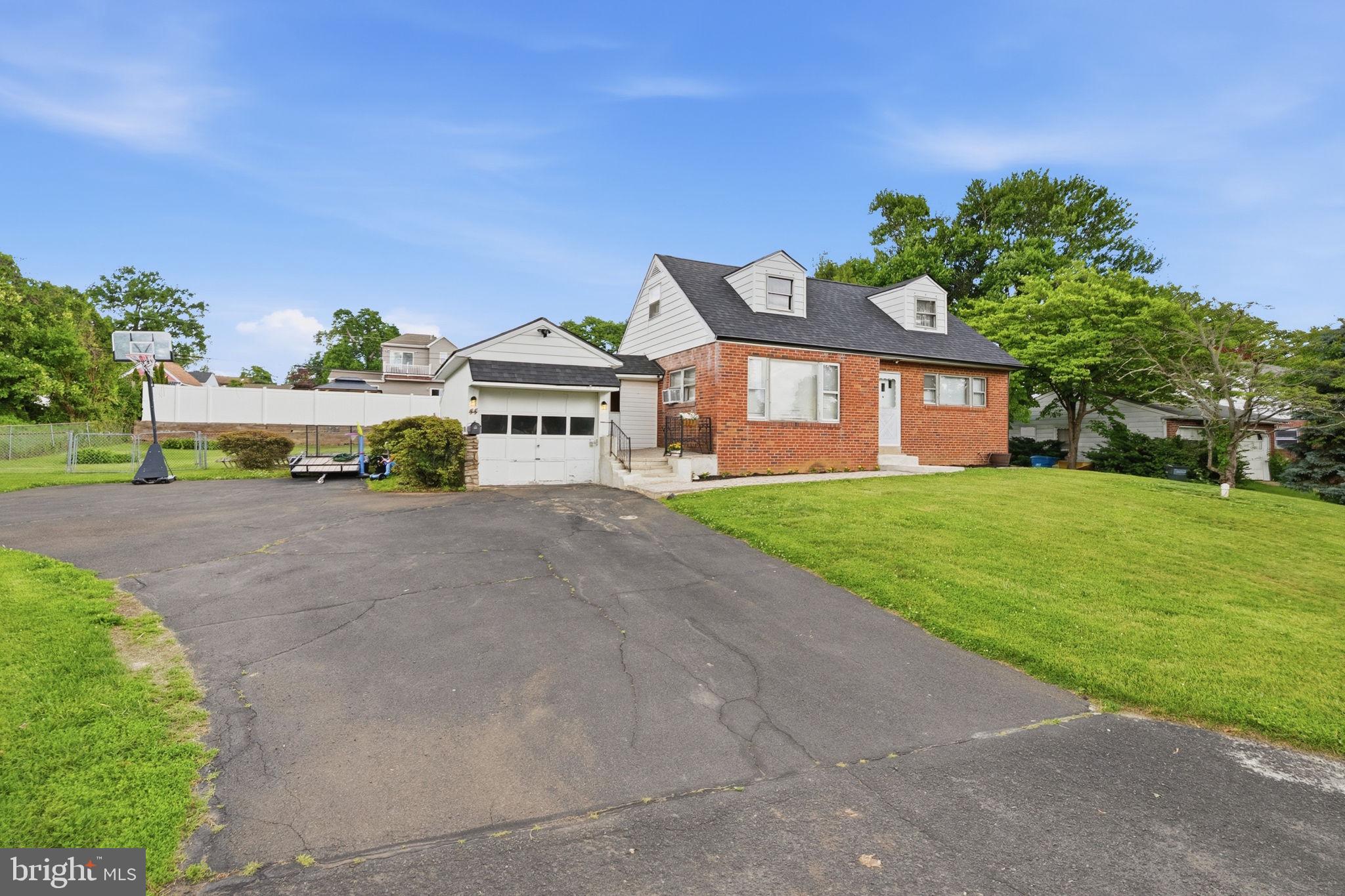FEASTERVILLE HGTS - Residential