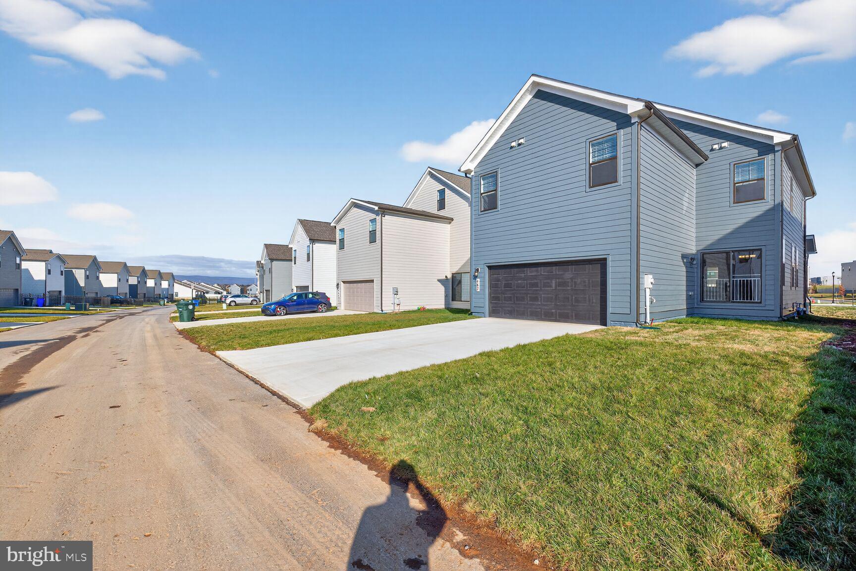 RENN QUARTER - Residential Lease