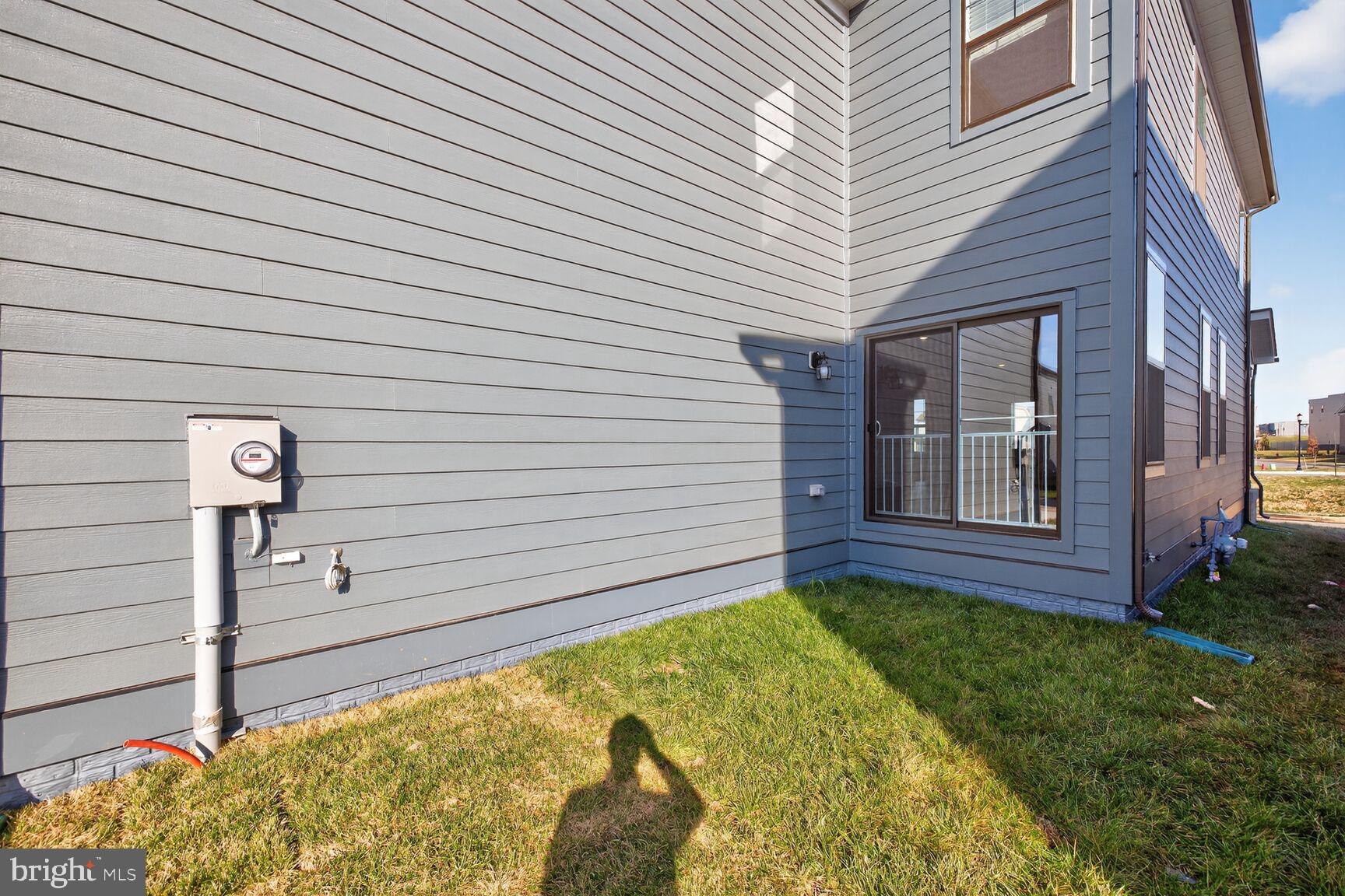 RENN QUARTER - Residential Lease