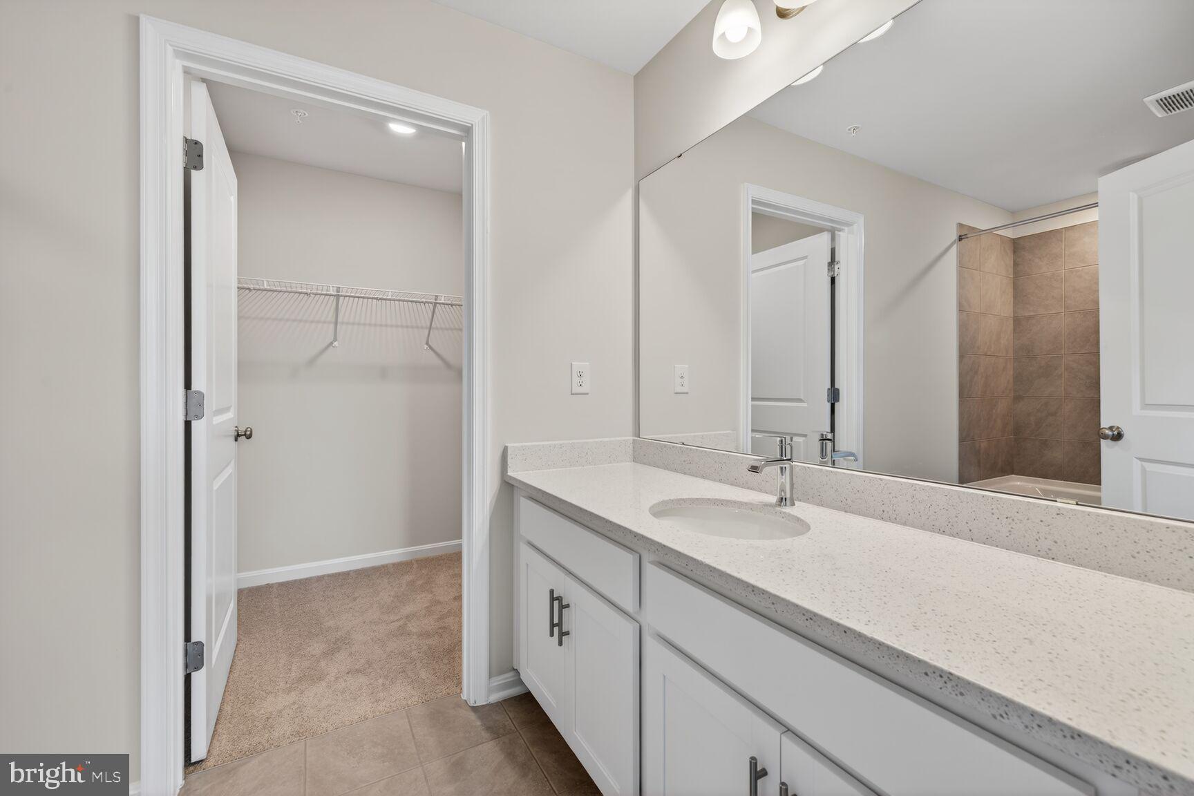 RENN QUARTER - Residential Lease