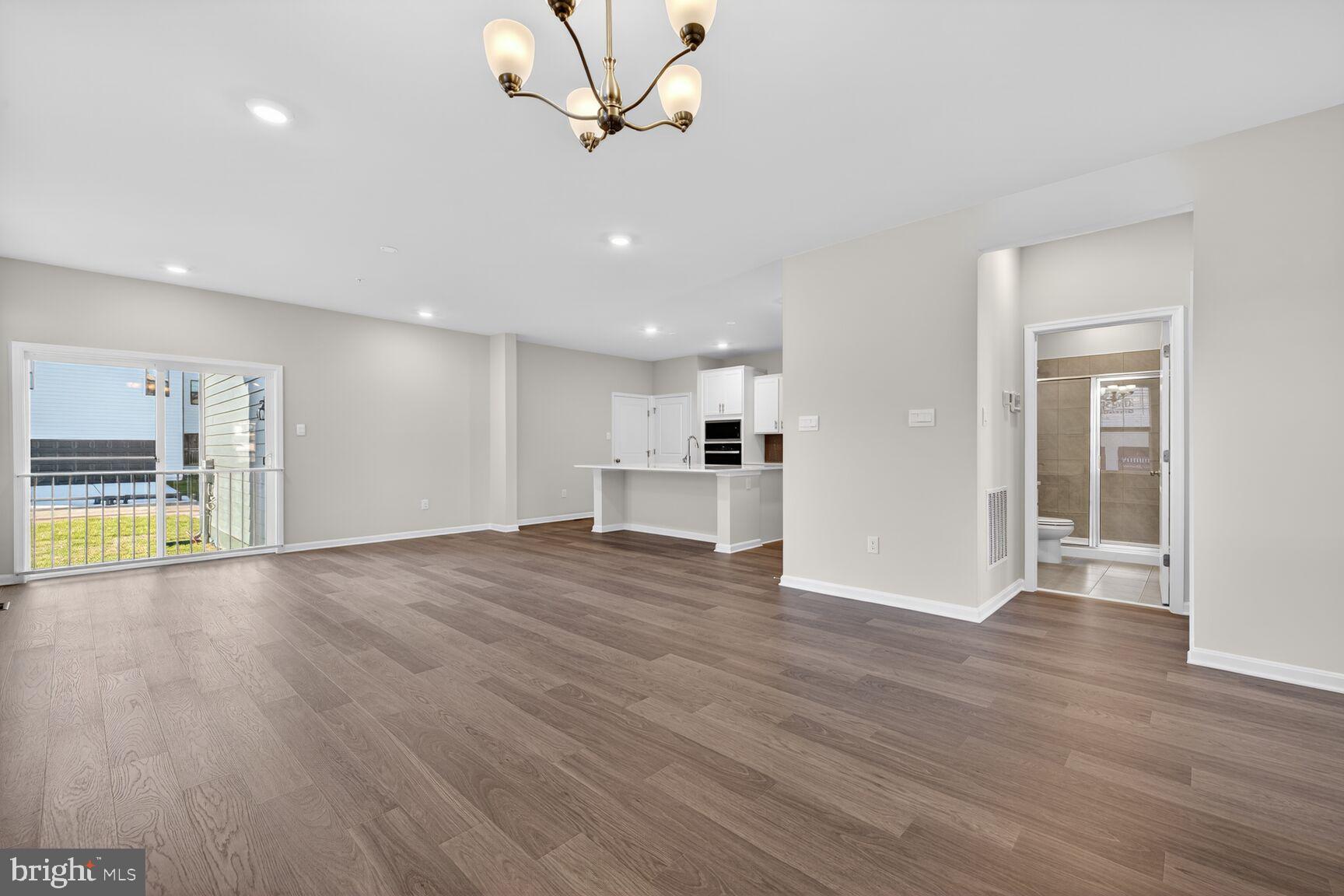 RENN QUARTER - Residential Lease