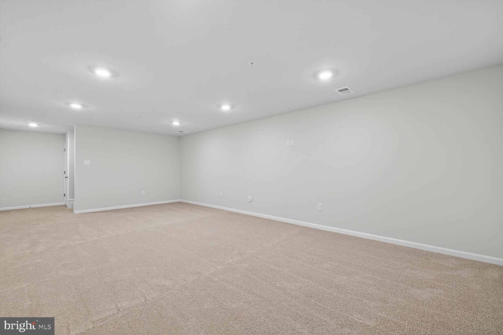 RENN QUARTER - Residential Lease