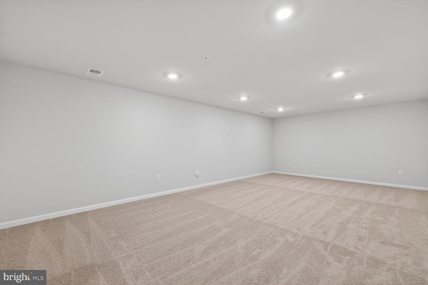 RENN QUARTER - Residential Lease