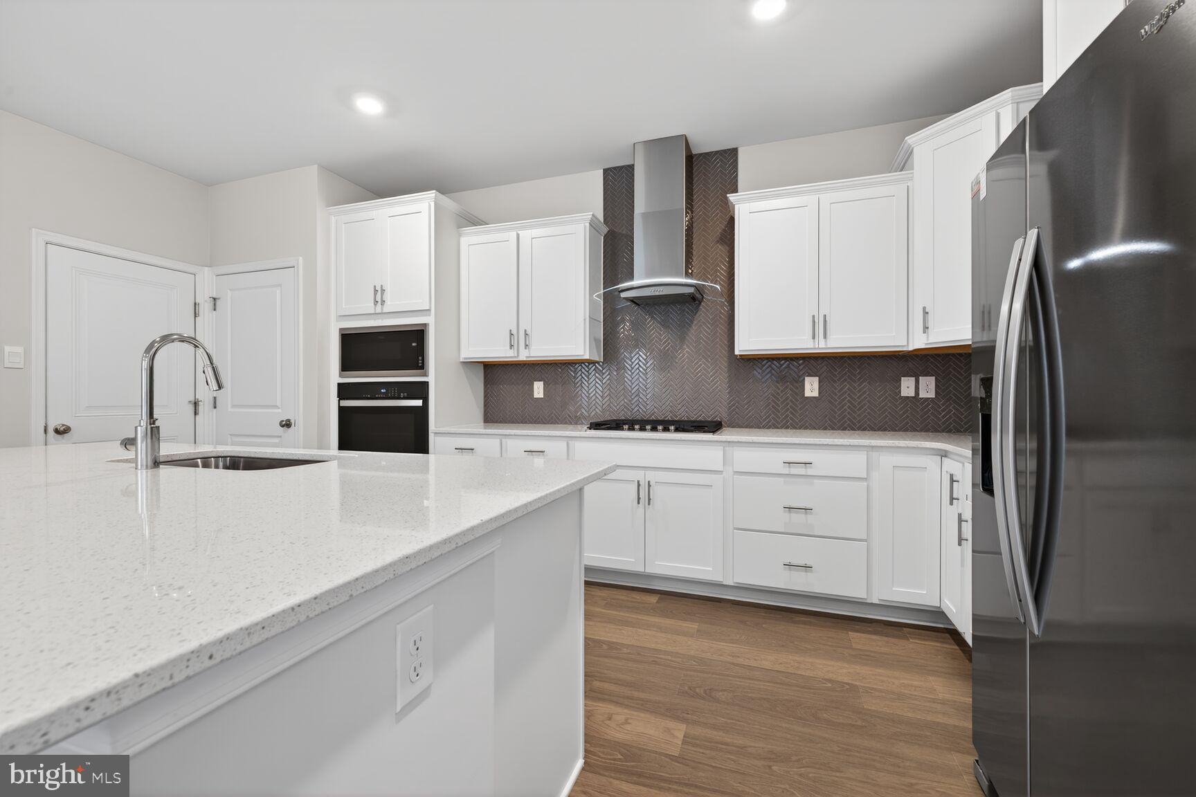 RENN QUARTER - Residential Lease