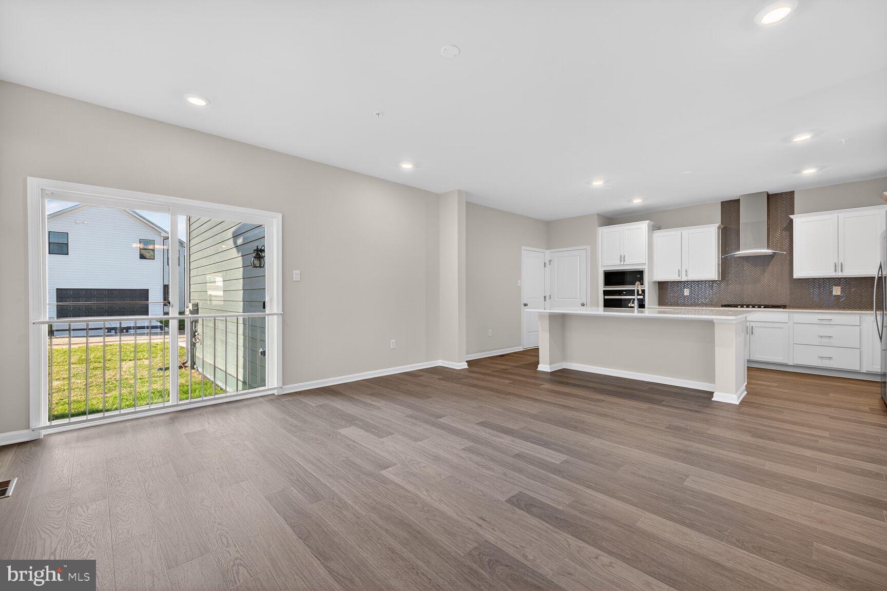 RENN QUARTER - Residential Lease