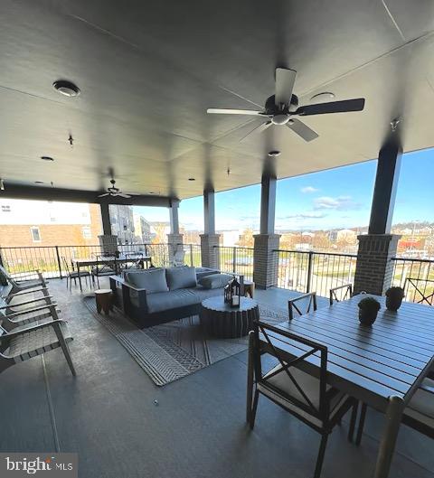 GOOSE CREEK VILLAGE - Residential