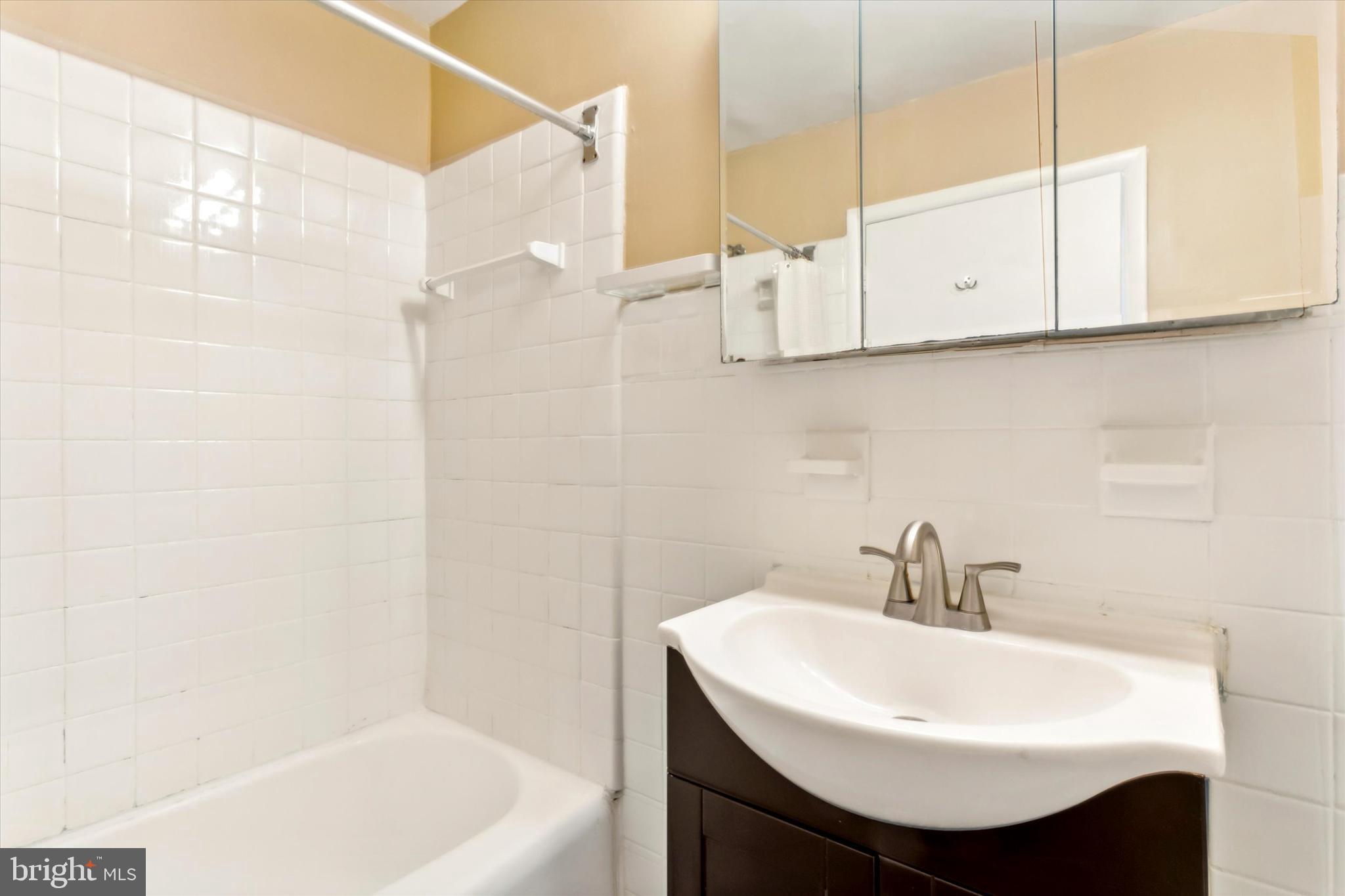 RITTENHOUSE SQUARE - Residential Lease