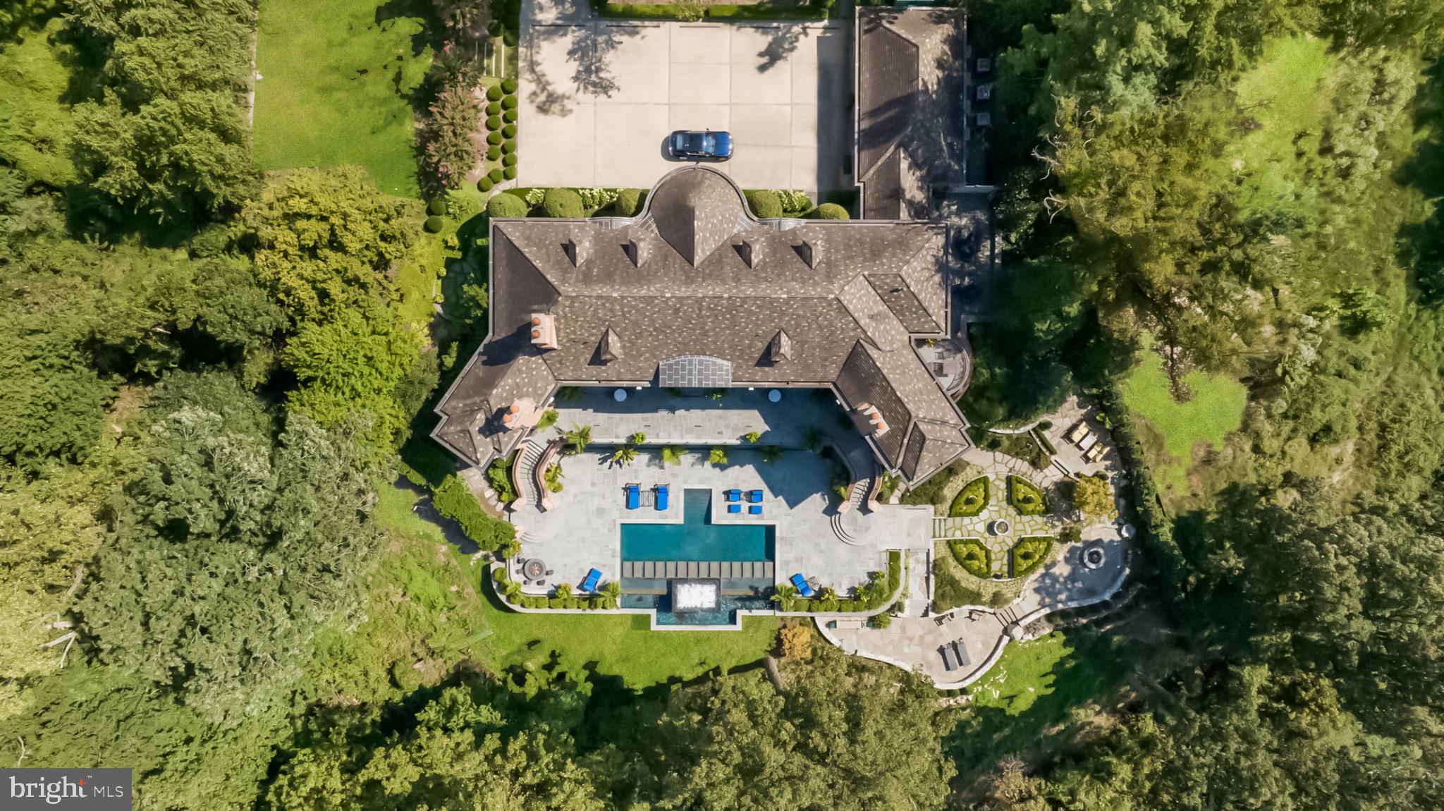 6699 MACARTHUR BOULEVARD