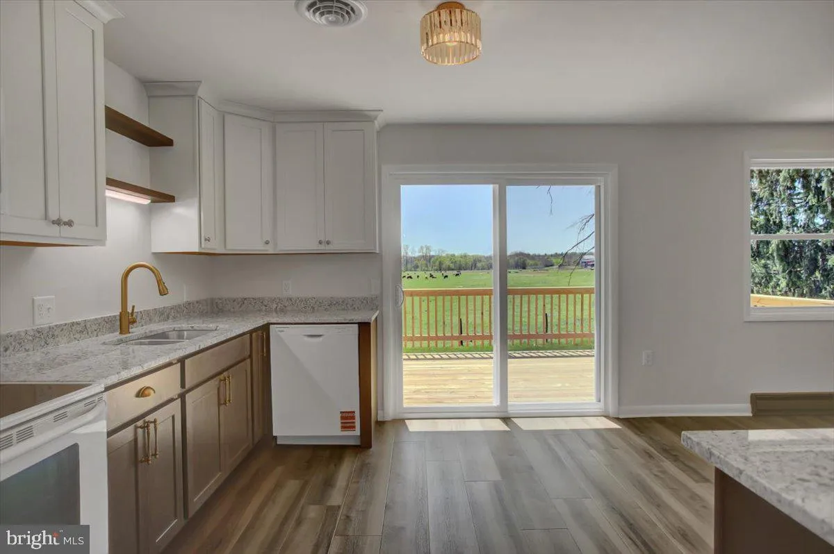 Chambersburg, Pennsylvania 17202, United States, 3 Bedrooms Bedrooms, ,3 BathroomsBathrooms,Residential,Pending,122145