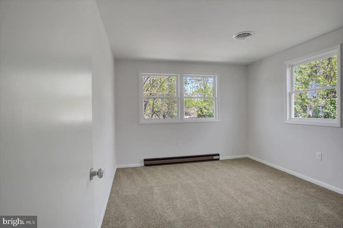 Chambersburg, Pennsylvania 17202, United States, 3 Bedrooms Bedrooms, ,3 BathroomsBathrooms,Residential,Pending,122145