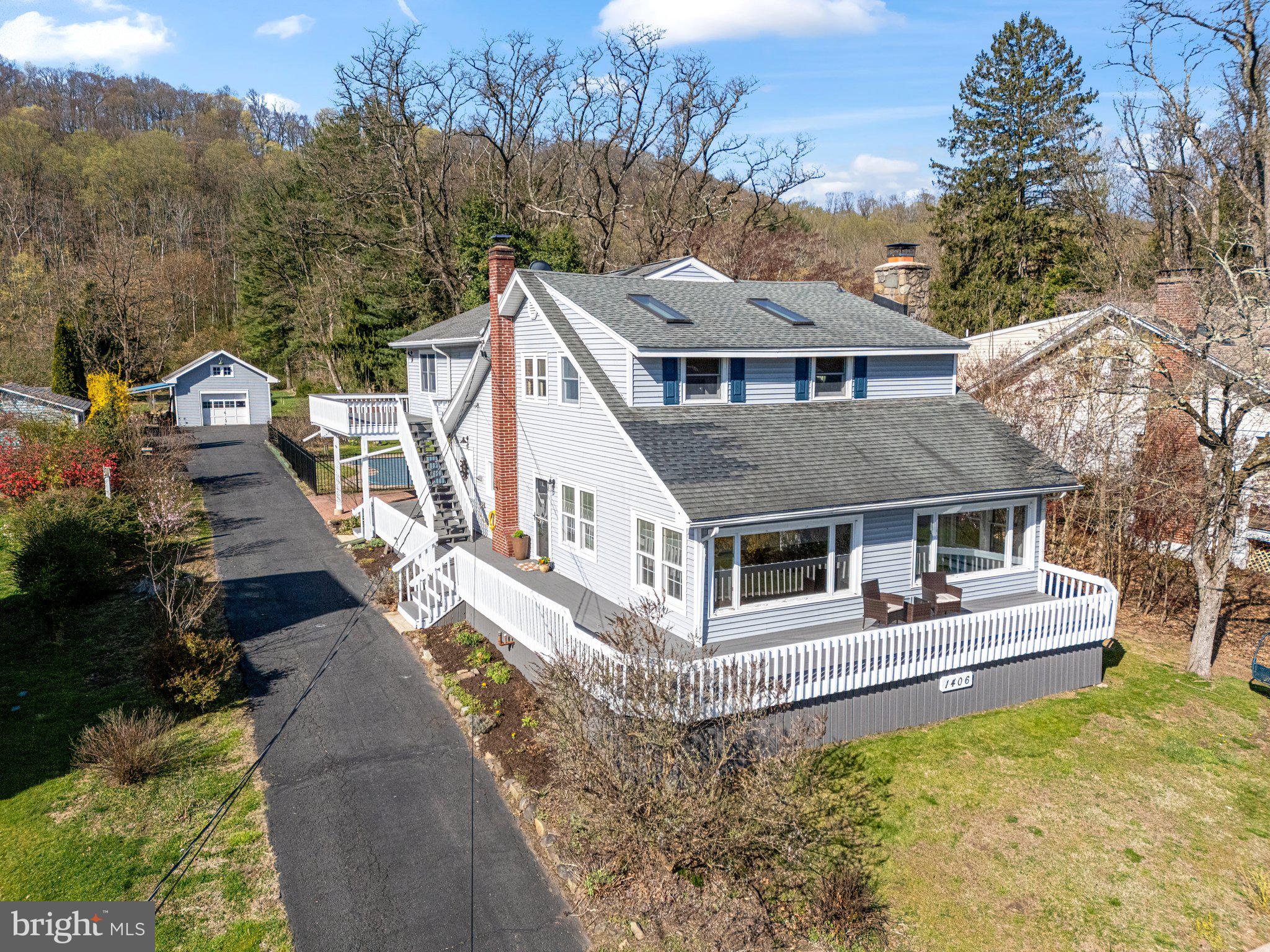 1406 RIVER ROAD