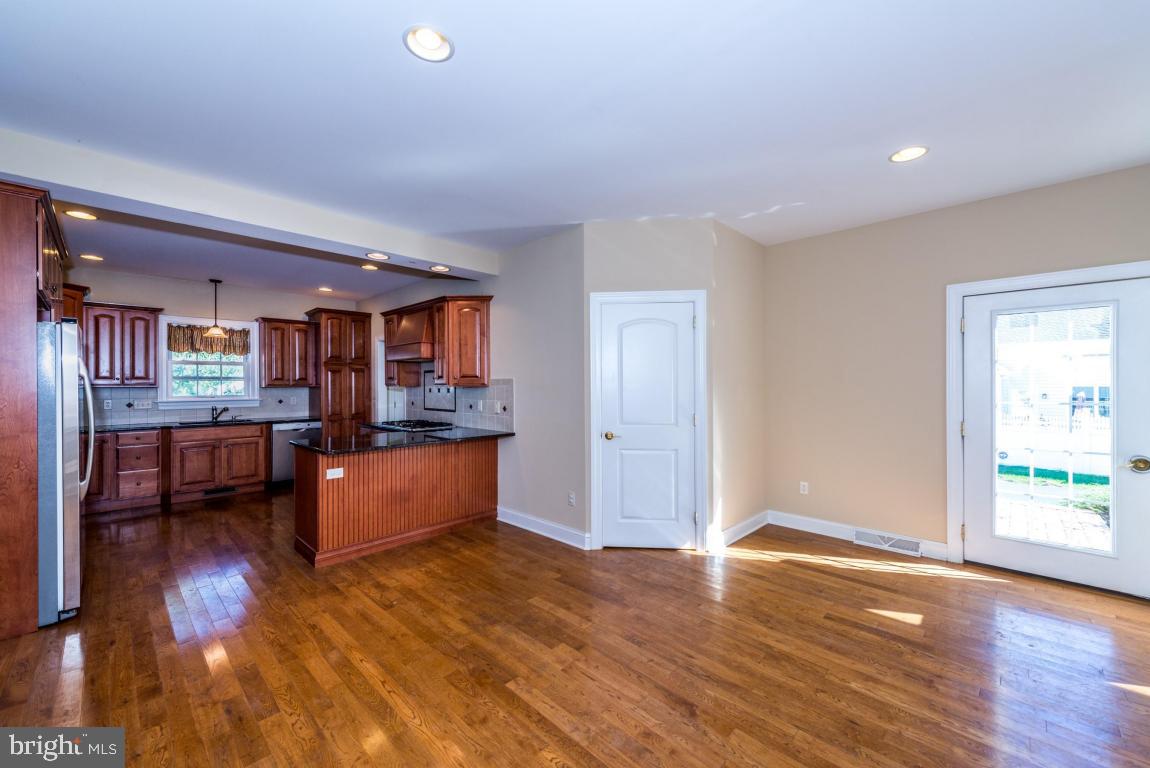 THE EAST MEADOW - Residential