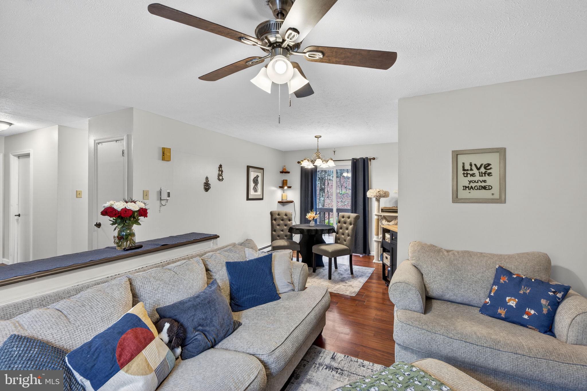 SAW CREEK EST - Residential