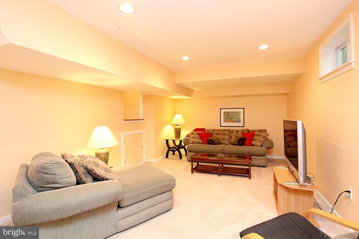 WILLOW RIDGE - Residential