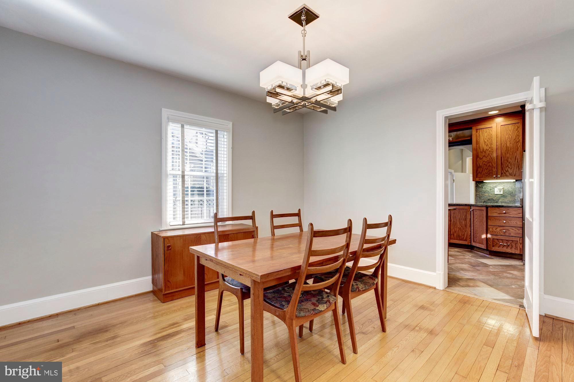 SEVEN OAKS - Residential