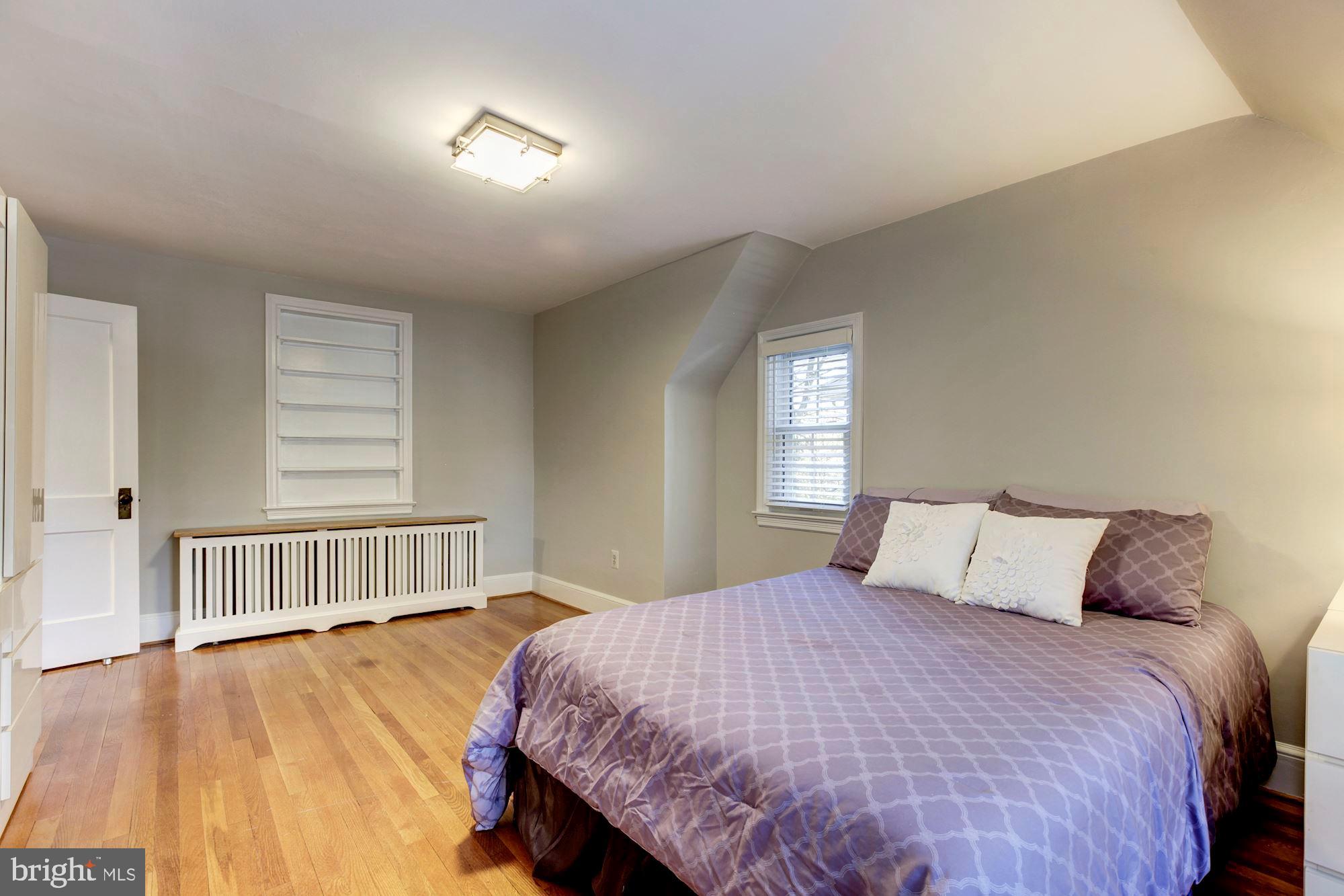 SEVEN OAKS - Residential