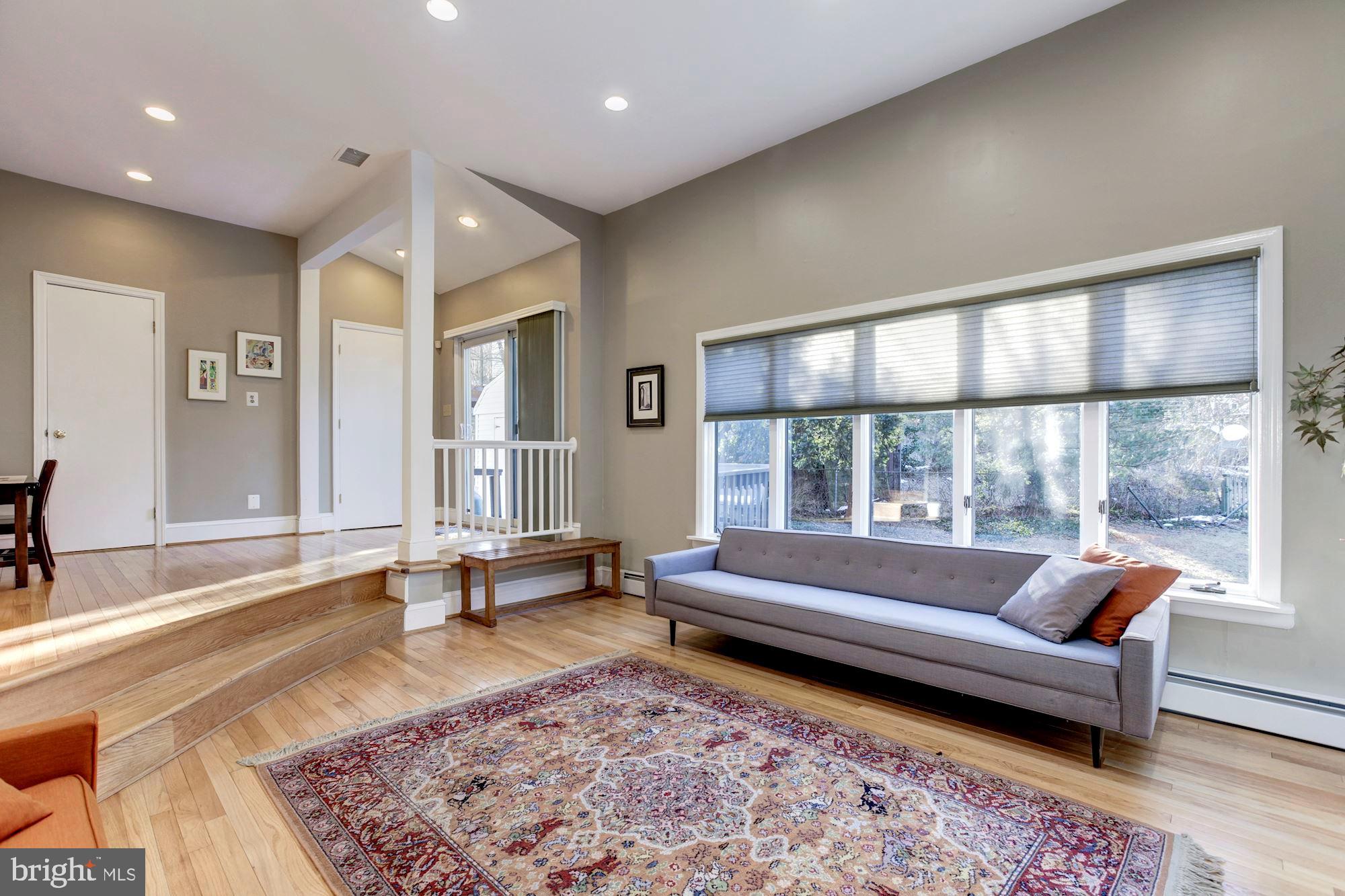 SEVEN OAKS - Residential