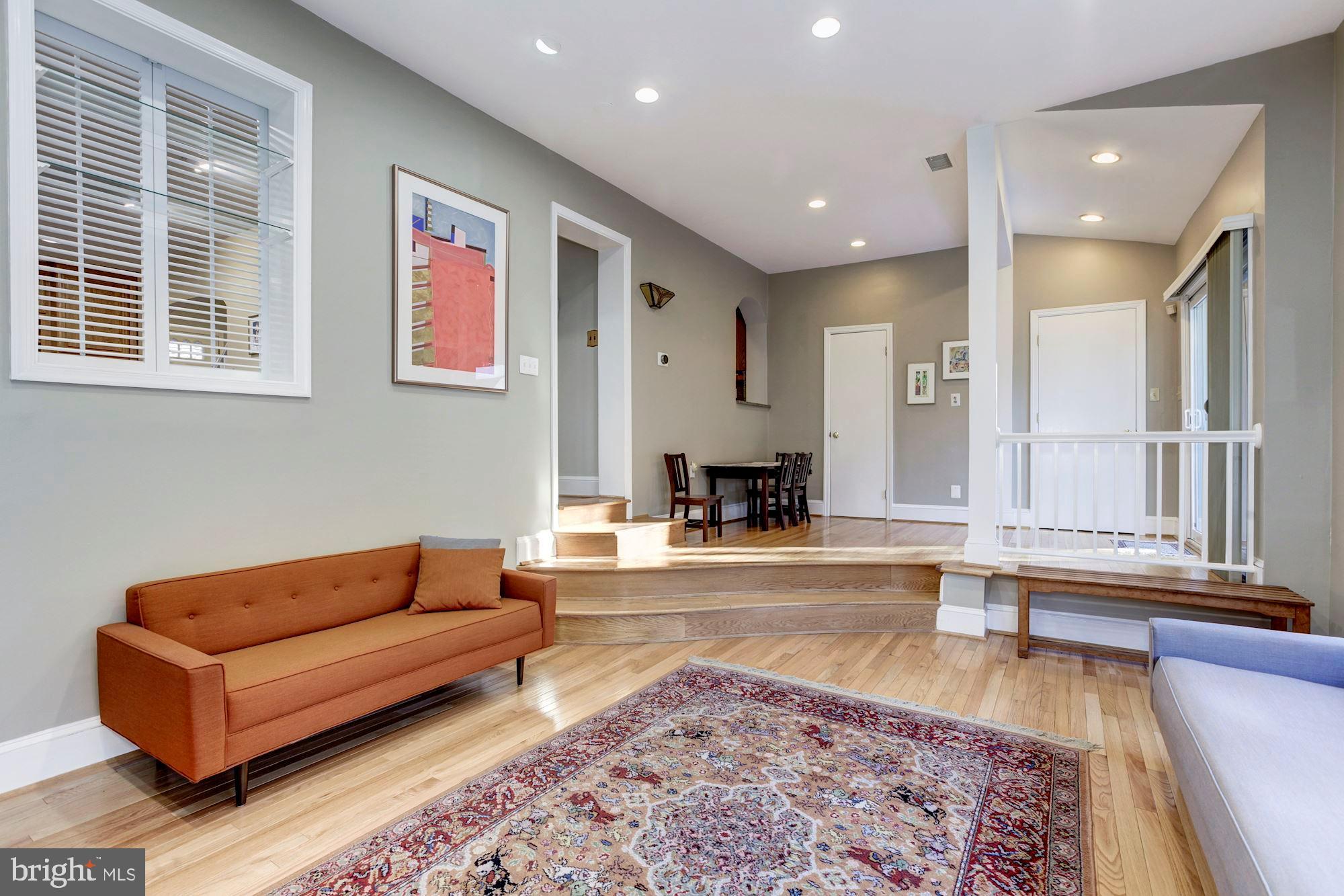 SEVEN OAKS - Residential