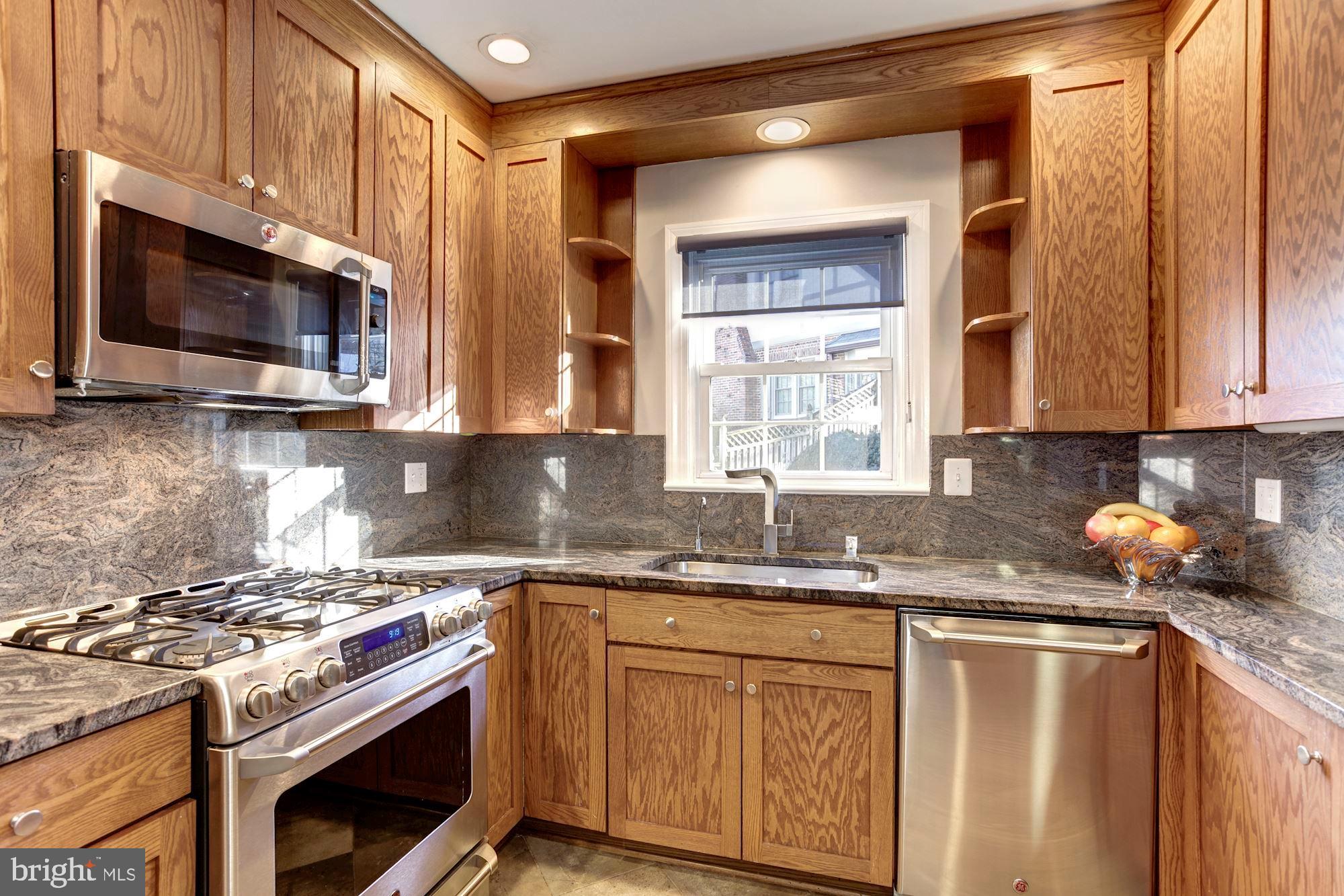 SEVEN OAKS - Residential