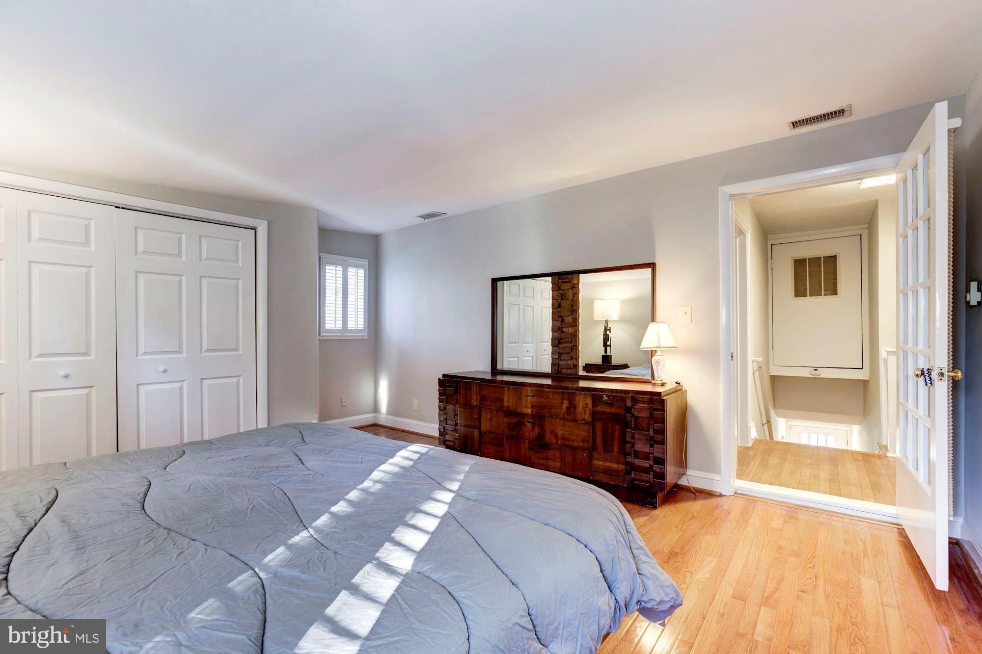 SEVEN OAKS - Residential