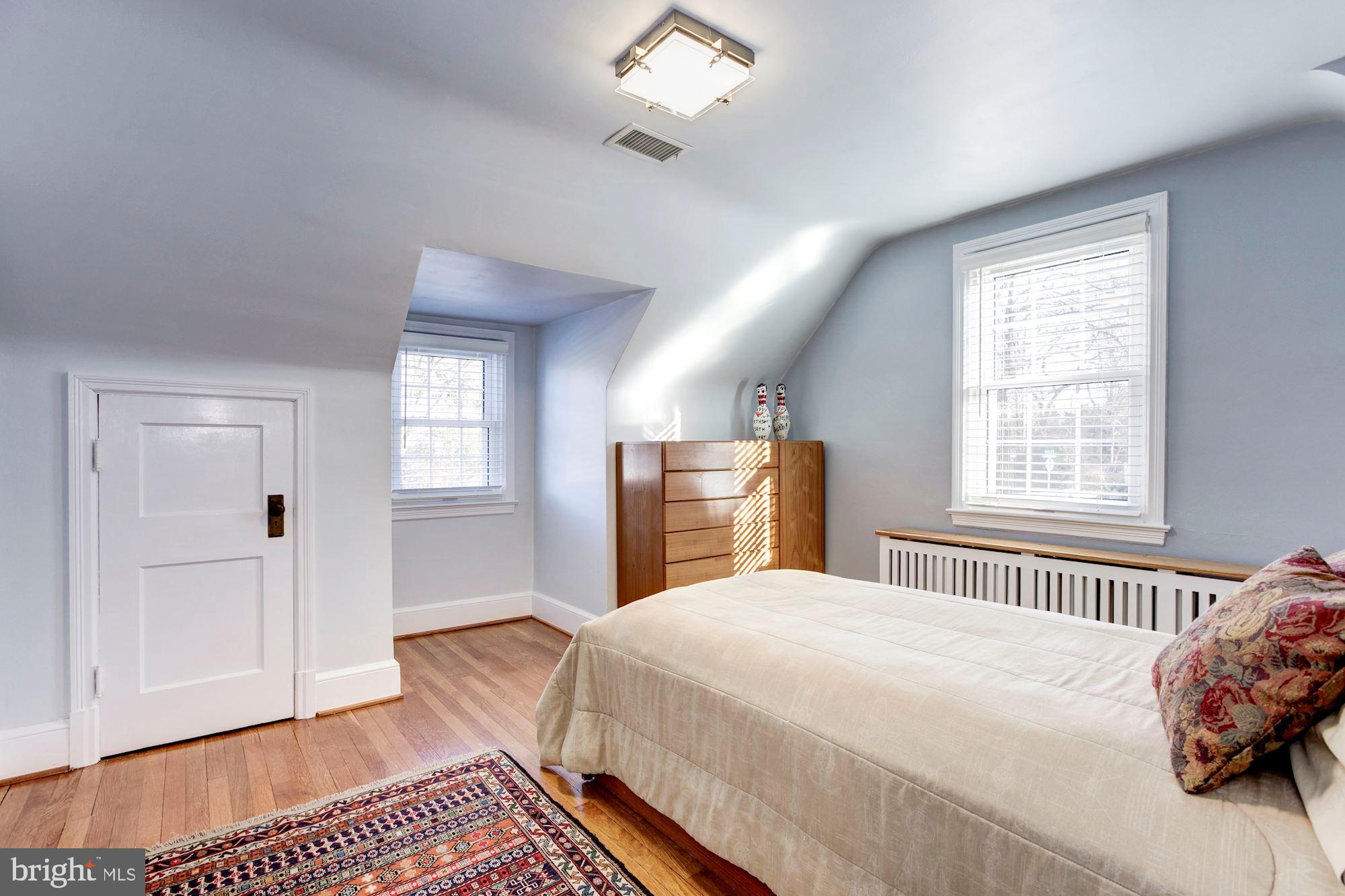 SEVEN OAKS - Residential