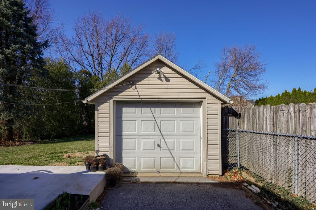 listing image 44