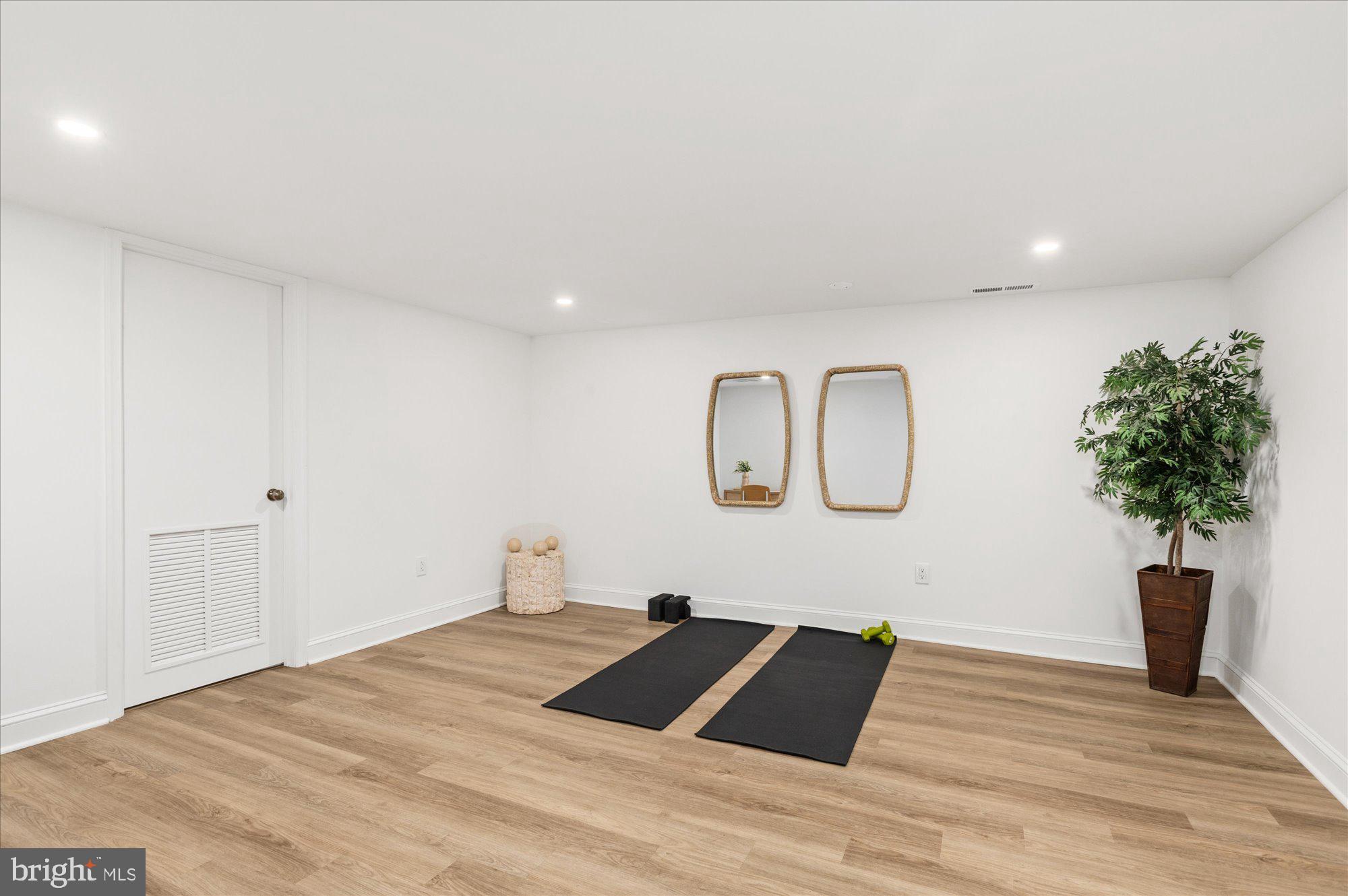 BURNING TREE MANOR - Residential