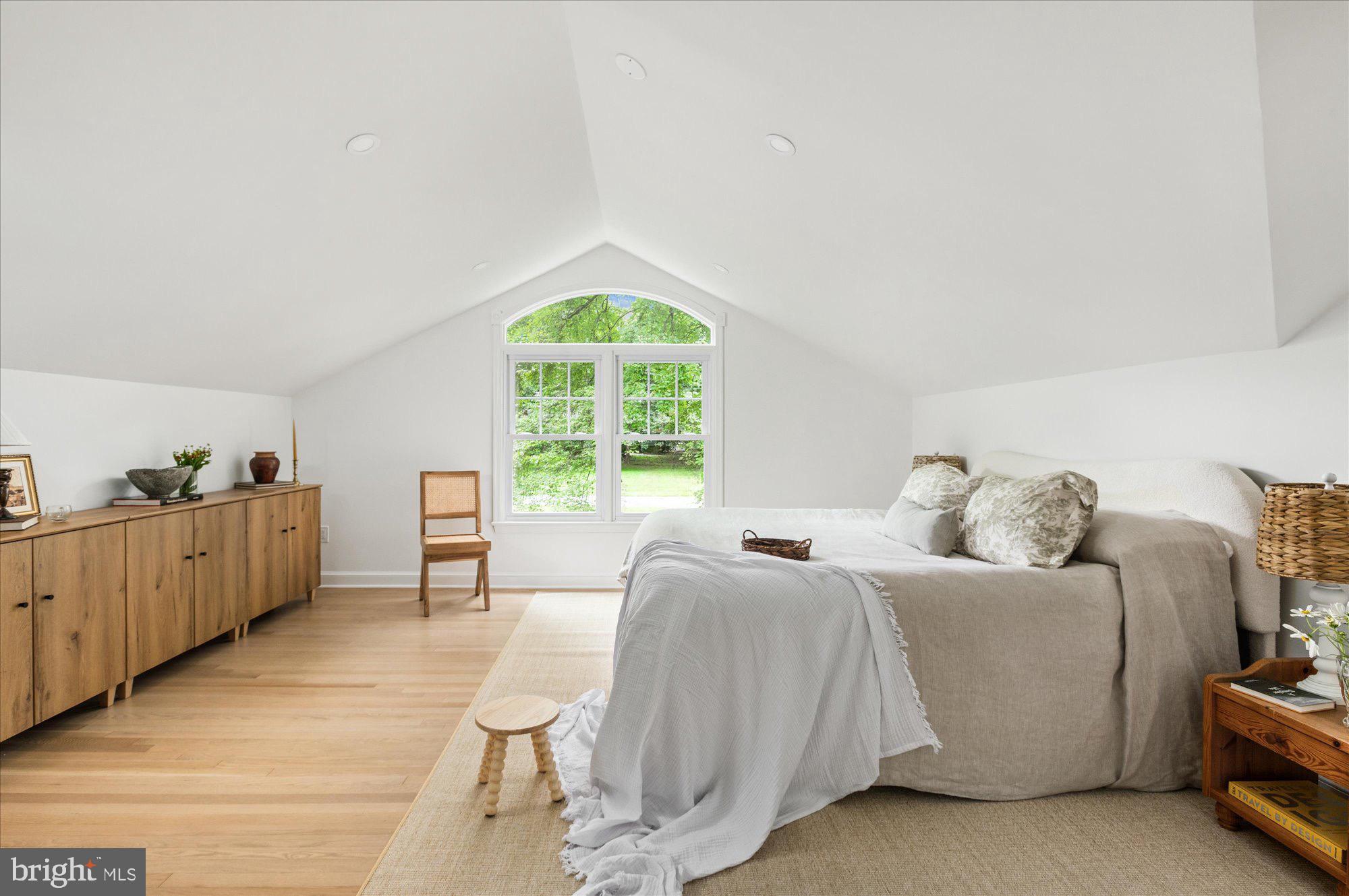 BURNING TREE MANOR - Residential