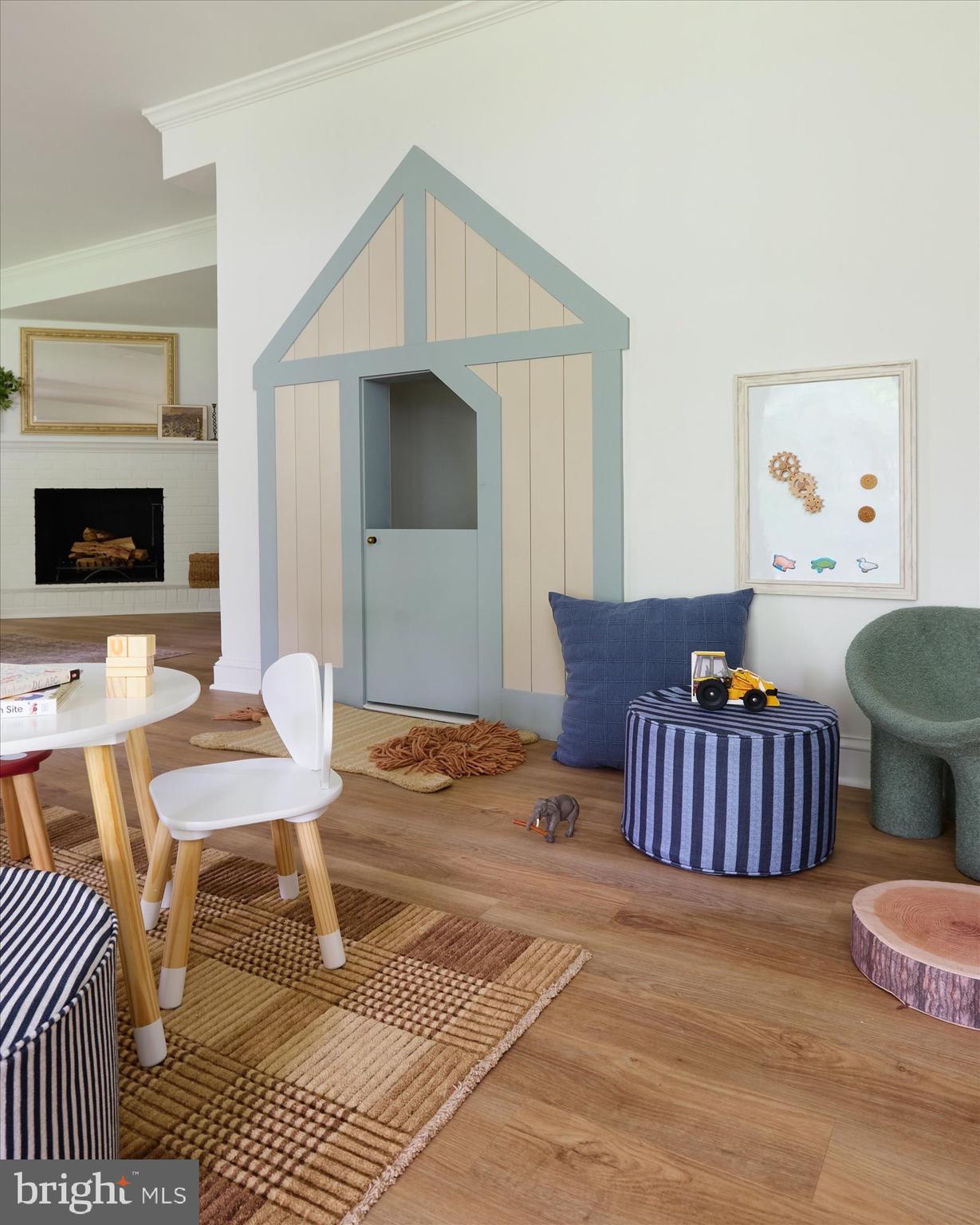 BURNING TREE MANOR - Residential