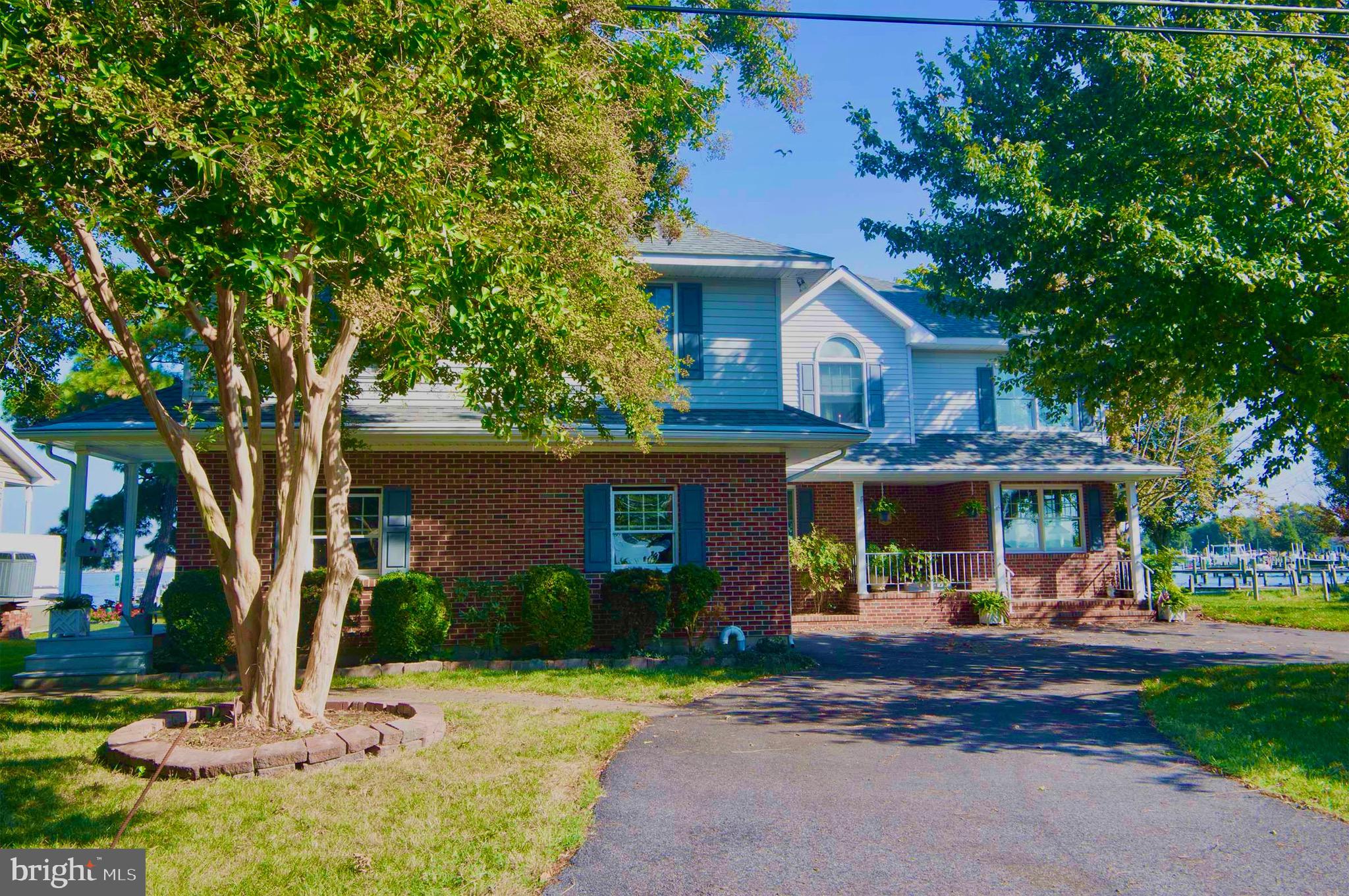 902 LONG POINT ROAD