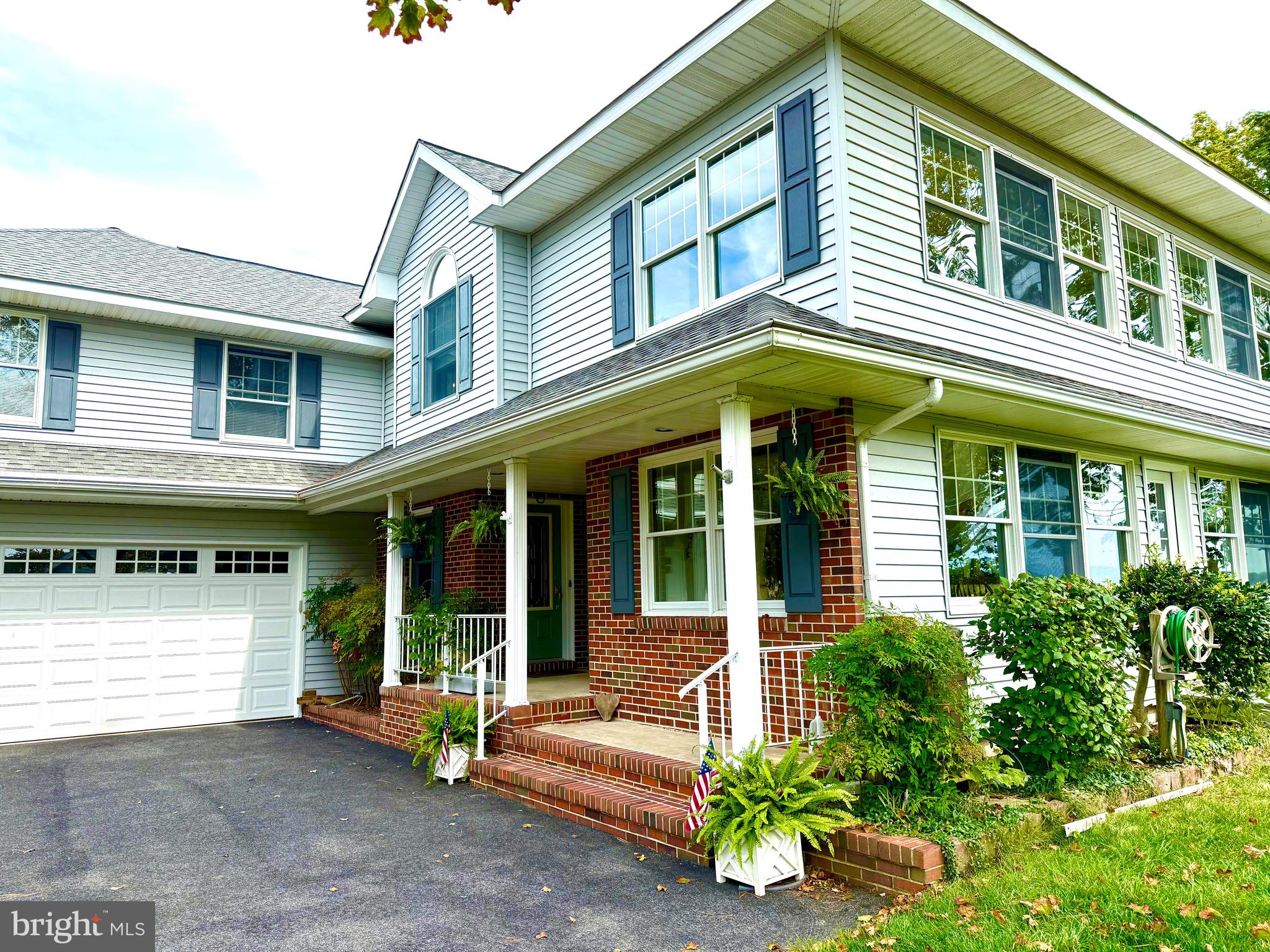 902 LONG POINT ROAD