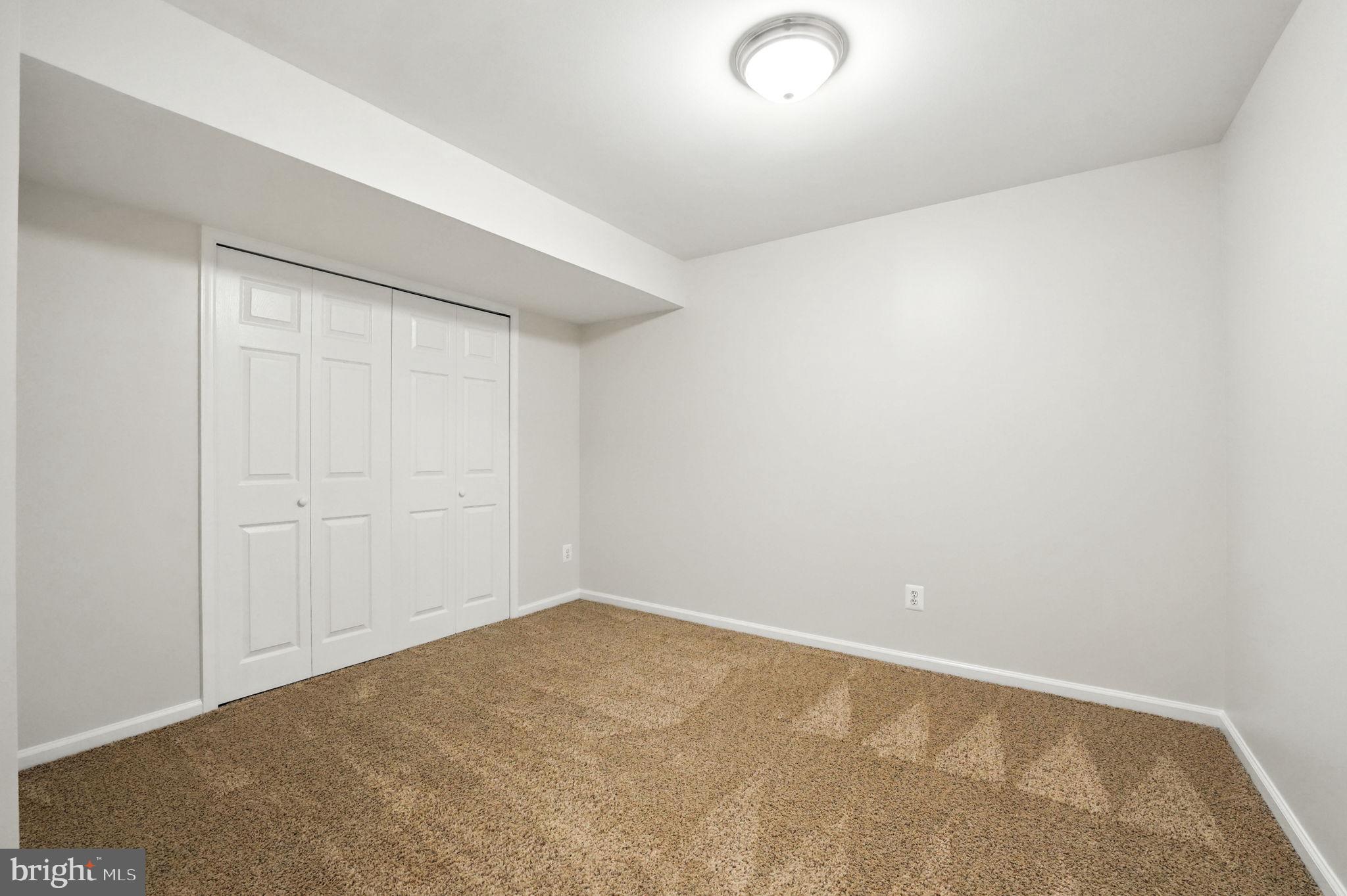 ASHBURN FARM - Residential