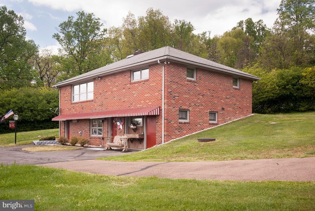 Photo of 991-A LANCASTER PIKE, QUARRYVILLE, PA 17566 (MLS # PALA2035834)