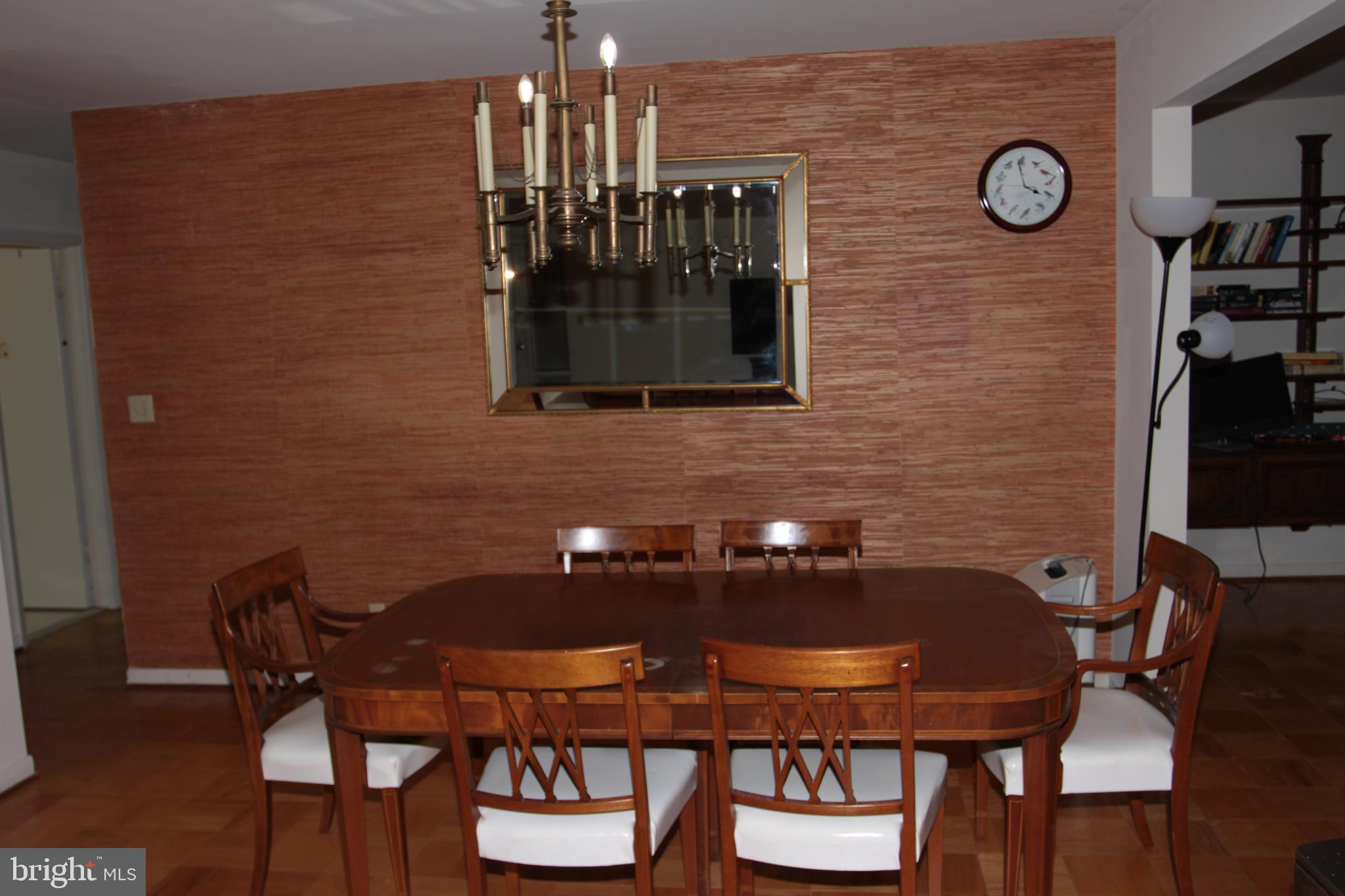 31 STONEHENGE CIRCLE 10