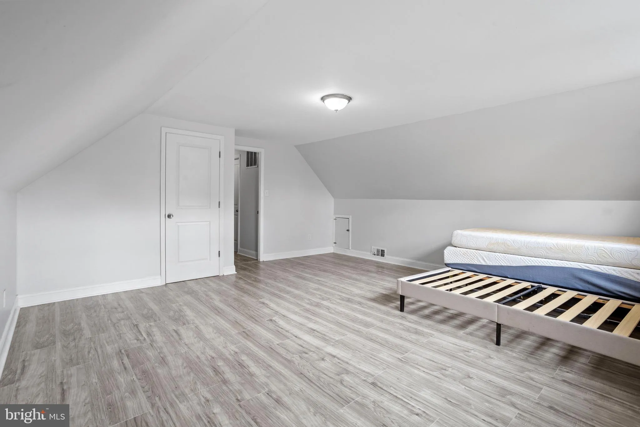 Willingboro, New Jersey 08046, United States, 4 Bedrooms Bedrooms, ,2 BathroomsBathrooms,Residential,Pending,48065