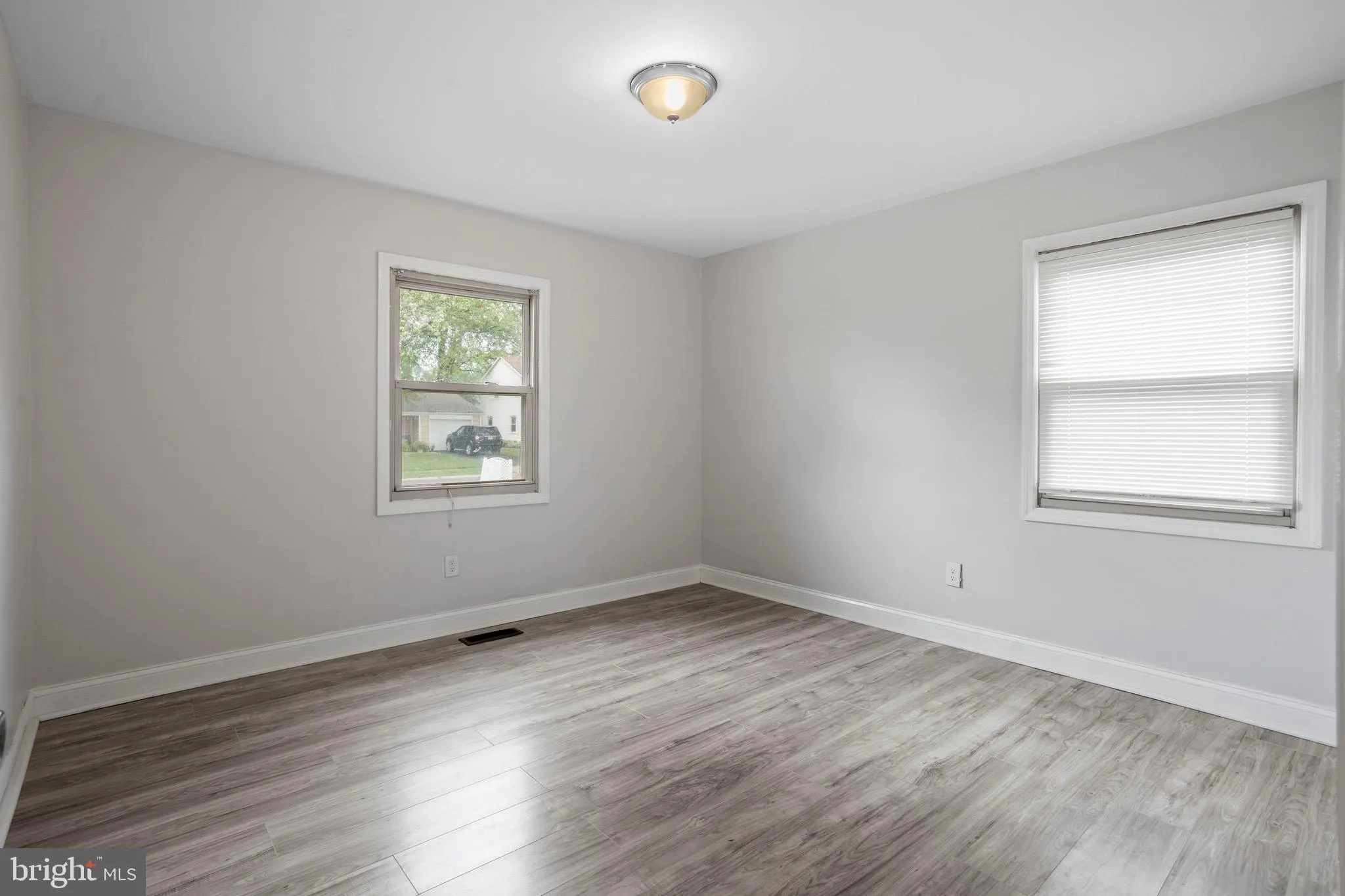 Willingboro, New Jersey 08046, United States, 4 Bedrooms Bedrooms, ,2 BathroomsBathrooms,Residential,Pending,48065