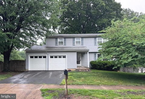 Photo of 5310 Indian Rock Road, CENTREVILLE, VA 20120 (MLS # VAFX2313376)