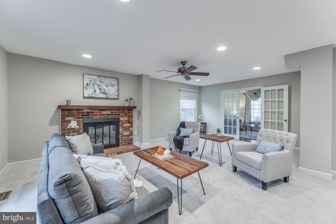 LAKEWOOD HILLS - Residential