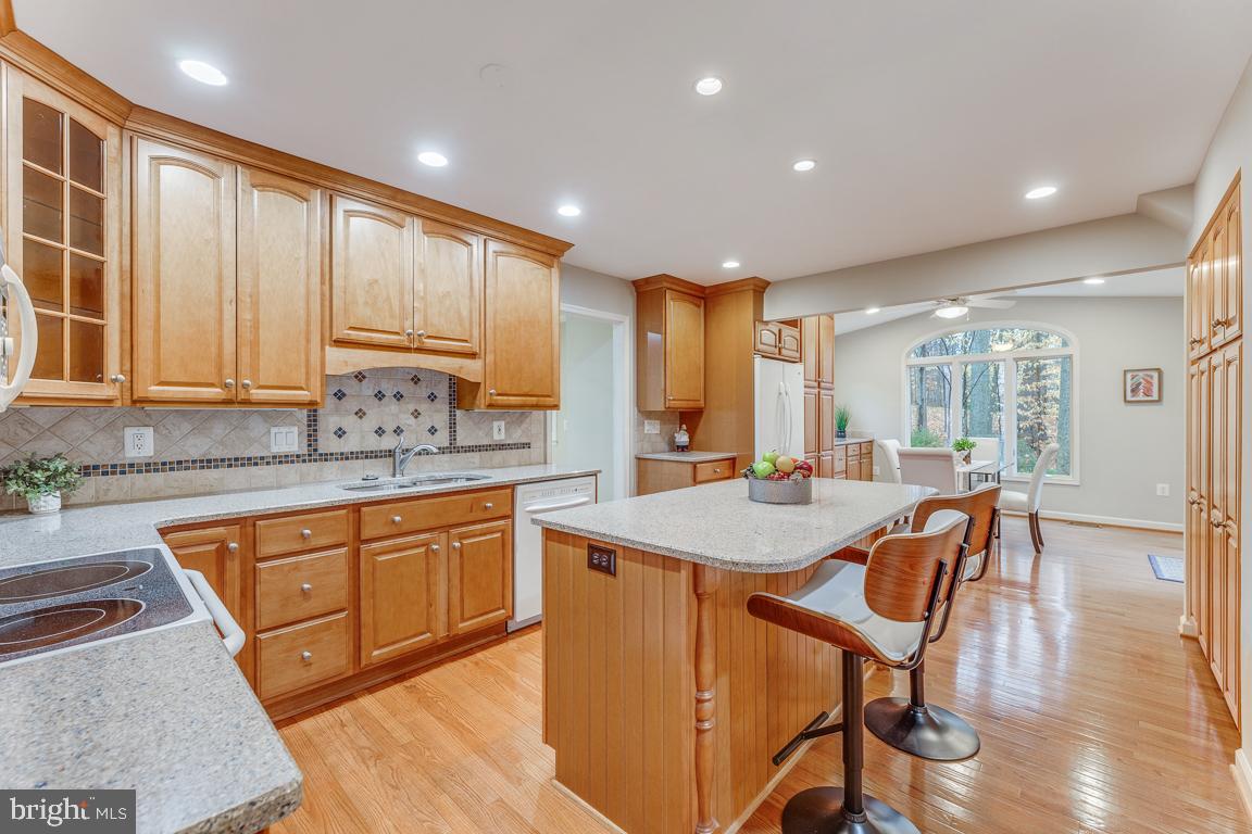 LAKEWOOD HILLS - Residential