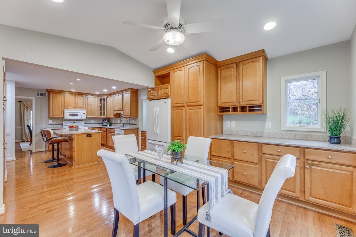 LAKEWOOD HILLS - Residential