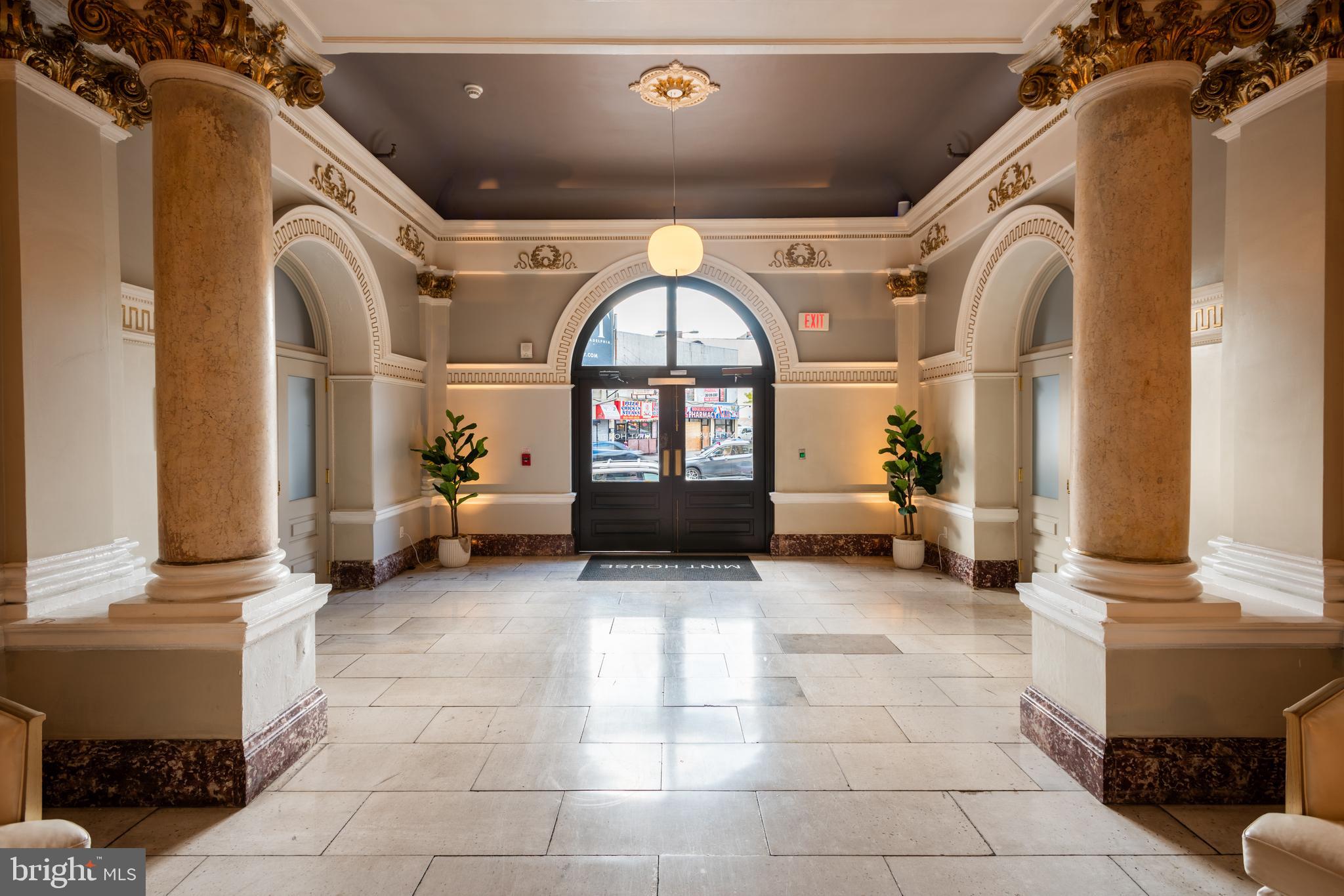 FAIRMOUNT - Residential Lease