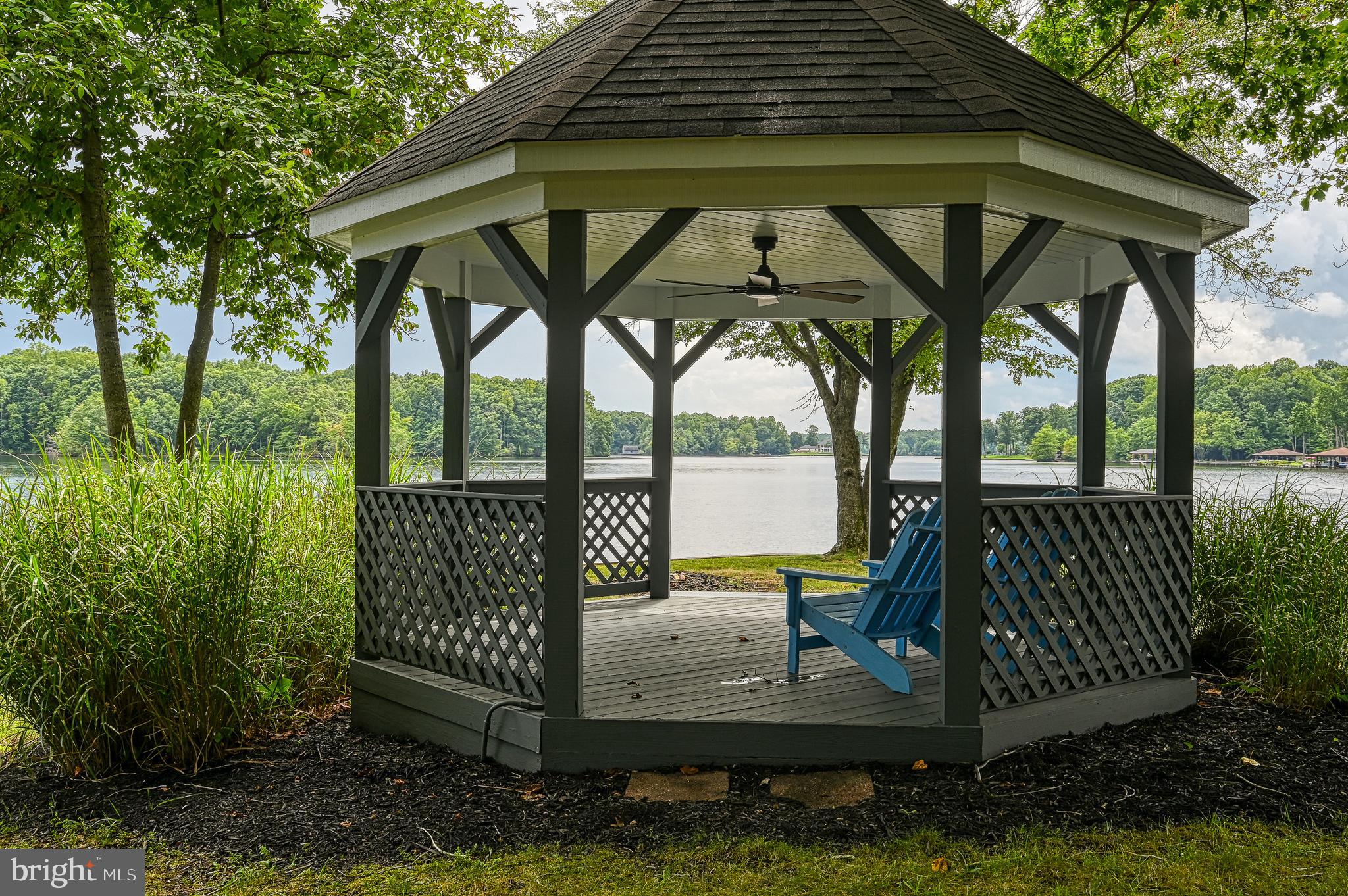 FOXWOOD MANOR - Residential