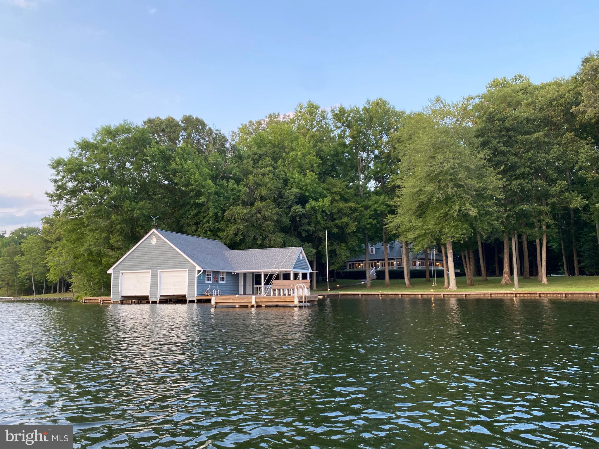 FOXWOOD MANOR - Residential