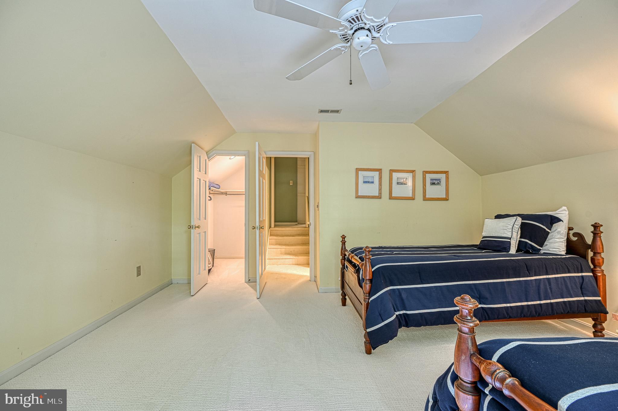 FOXWOOD MANOR - Residential