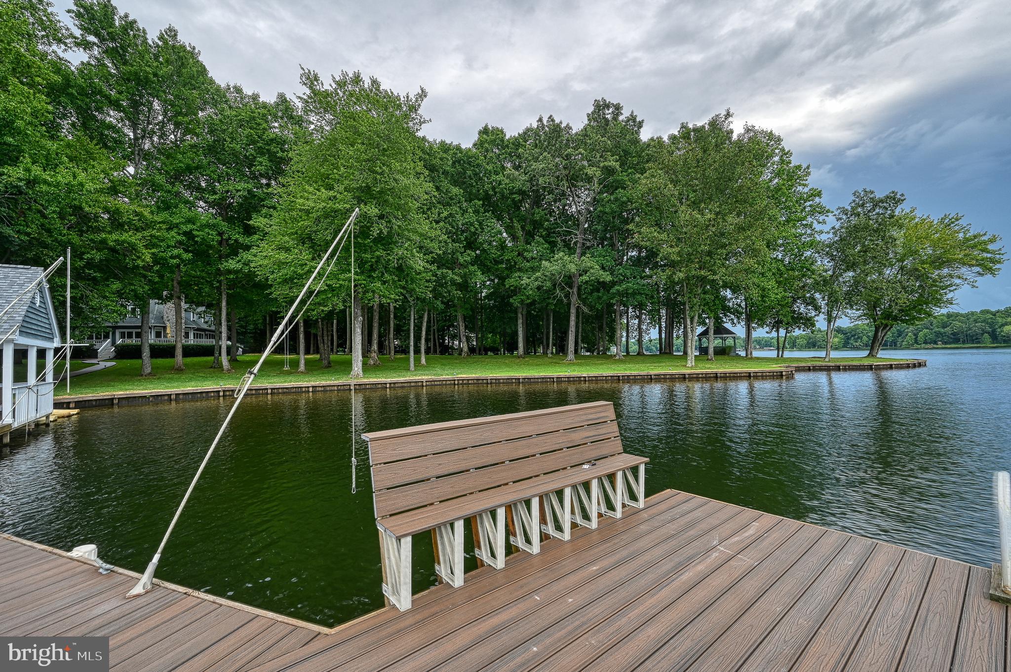 FOXWOOD MANOR - Residential