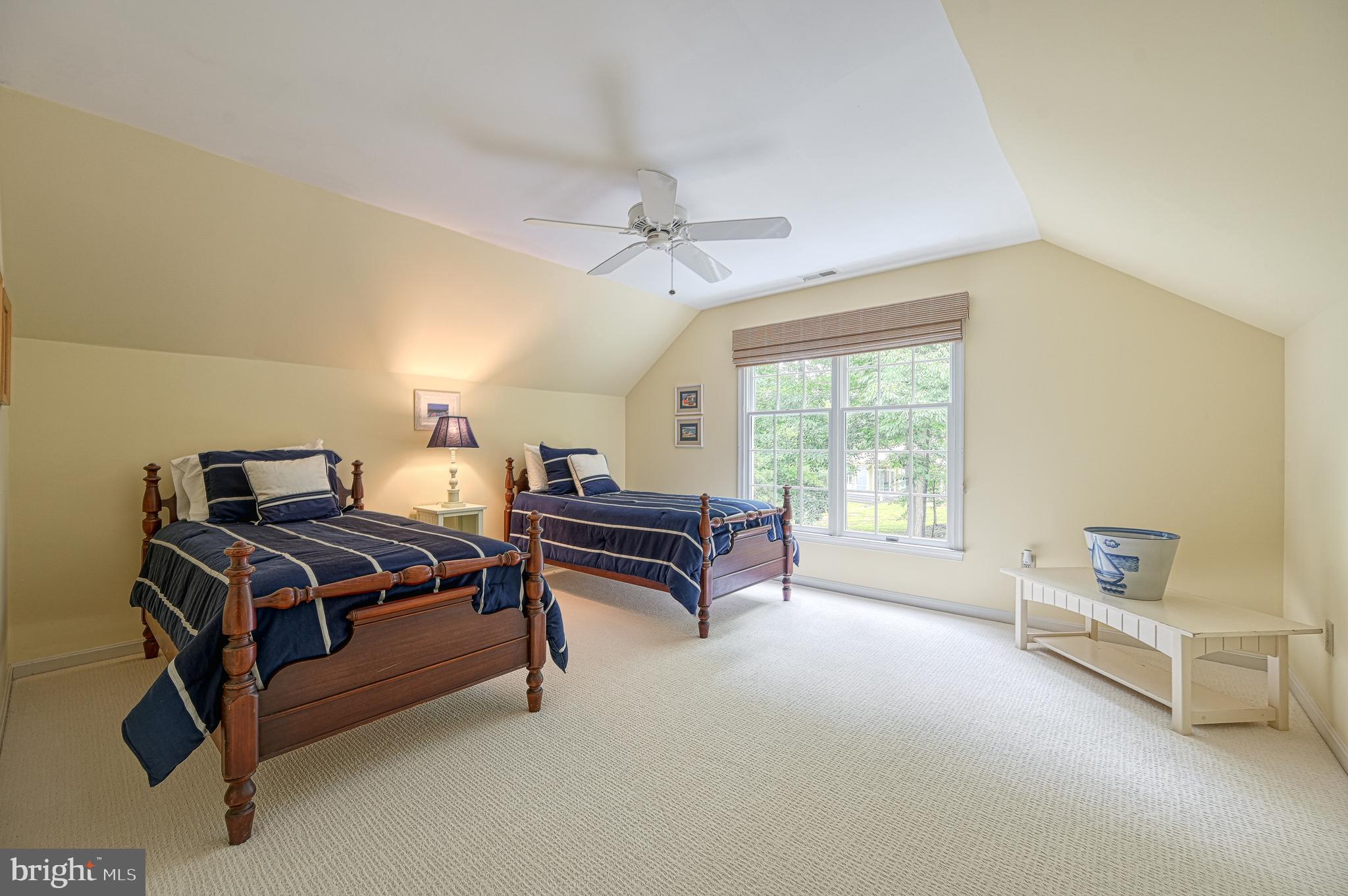 FOXWOOD MANOR - Residential